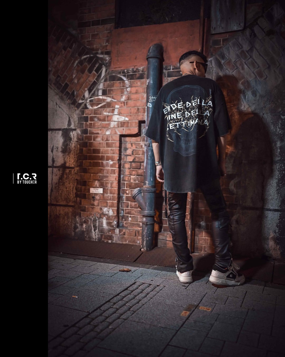 T.C.R WEEKEND HERO WASHED S/S TEE - BLACK