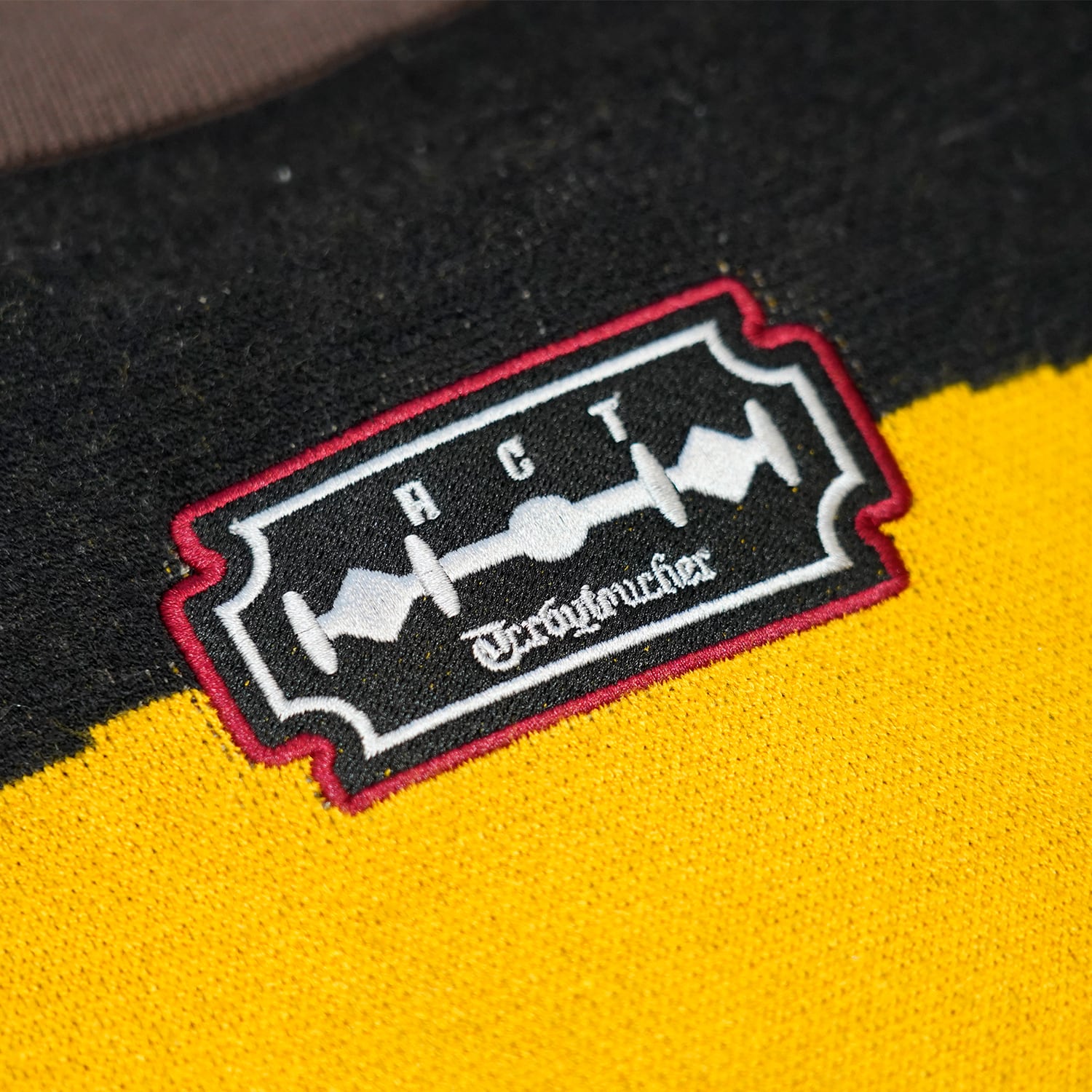 T.C.R RACING ZIP-UP KNIT SWEATER - MULTI
