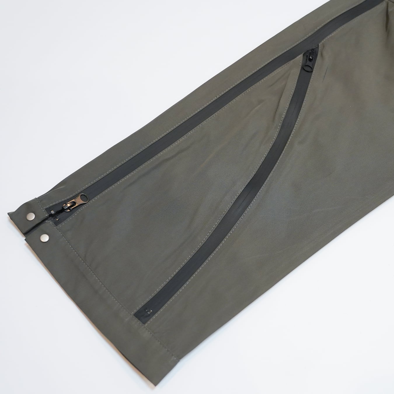 T.C.R TECH SHELL PANTS - GRAY