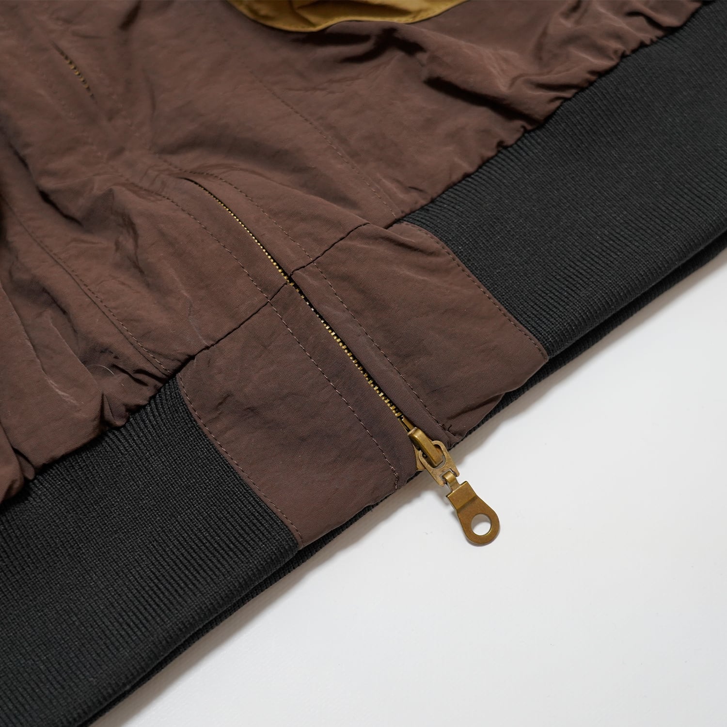 T.C.R PHASE NYLON JACKET - BROWN