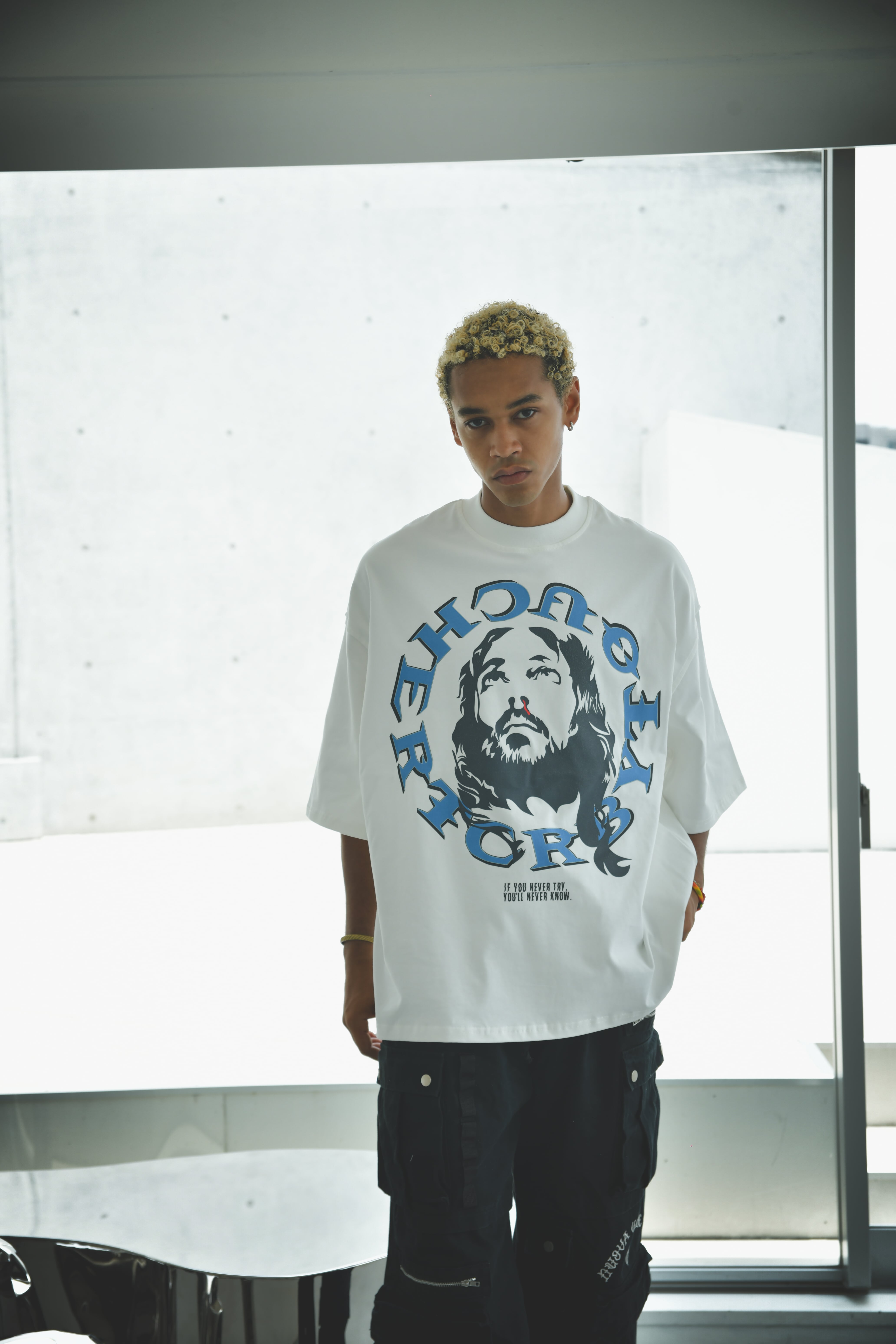 T.C.R JESUS CIRCLE LOGO S/S TEE - WHITE