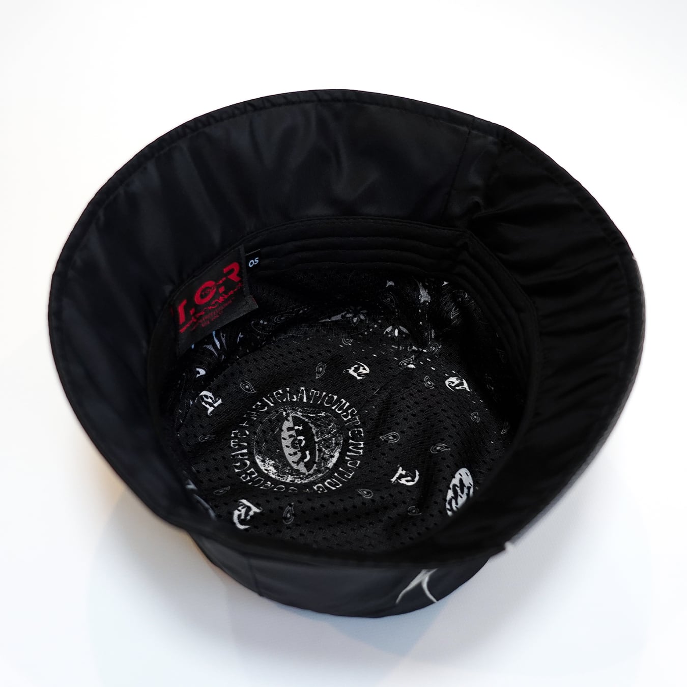 T.C.R FLAME NYLON BUCKET HAT - BLACK