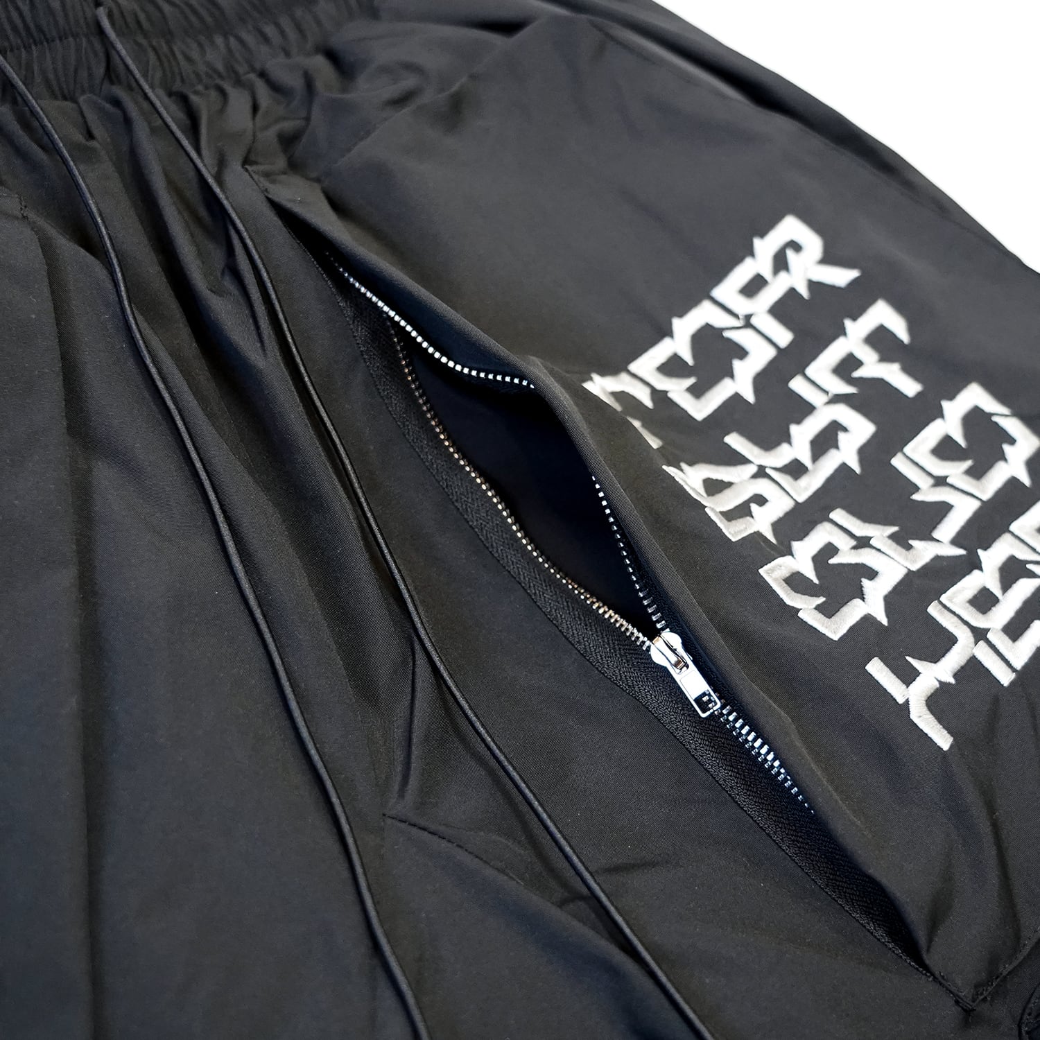 T.C.R RELAPSE MULTI POCKET SAROUEL CARGO SHORTS - BLACK