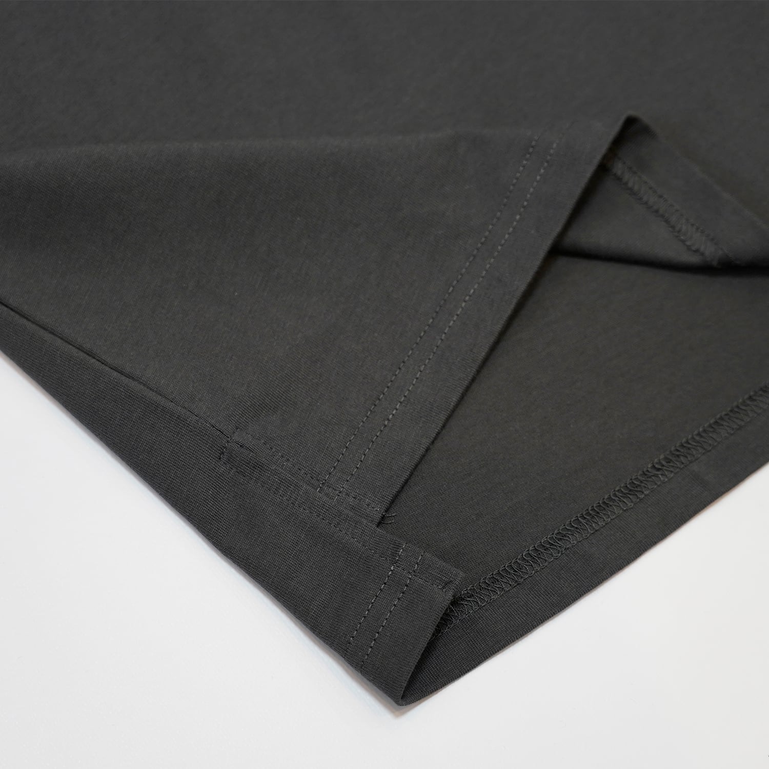 T.C.R STUDS V-NECK N/S TEE - GRAY