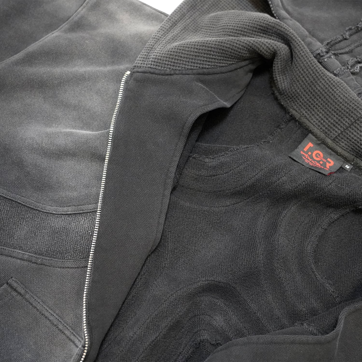T.C.R DARK KNIGHT CROPPED ZIP HOODIE - BLACK