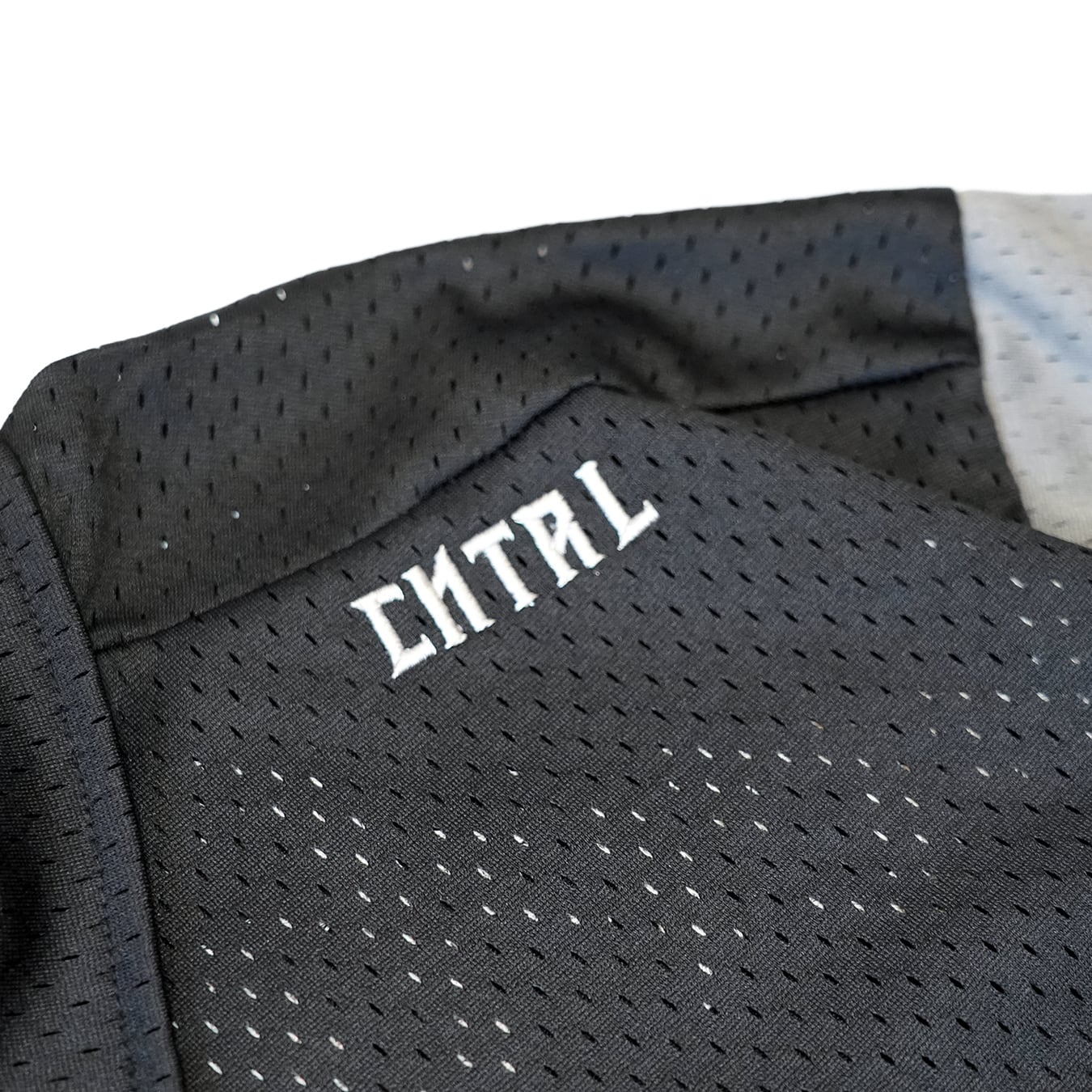 T.C.R CNTRL MESH SHIRTS - BLACK