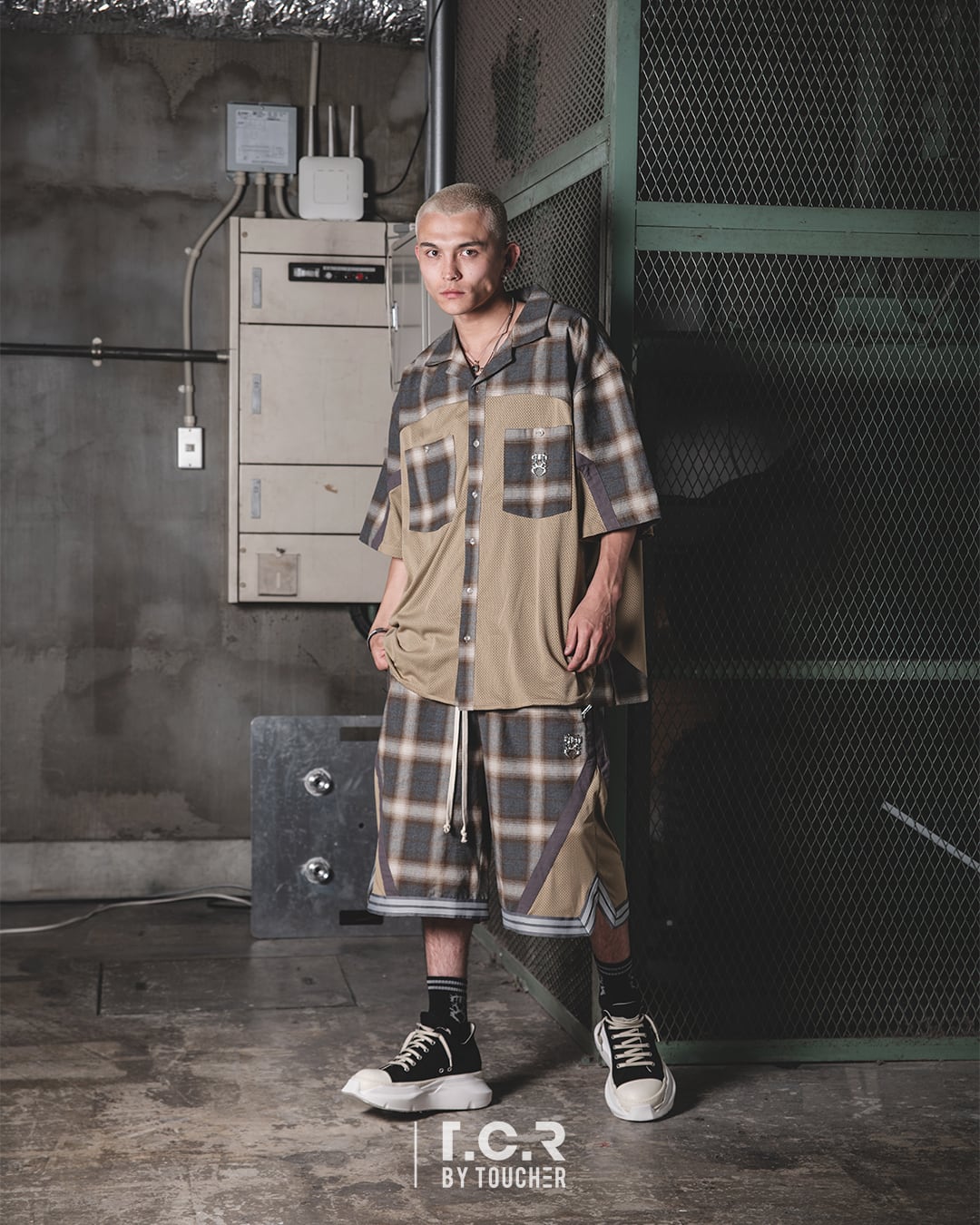 T.C.R TEMPTING MESH SHIRTS - KHAKI