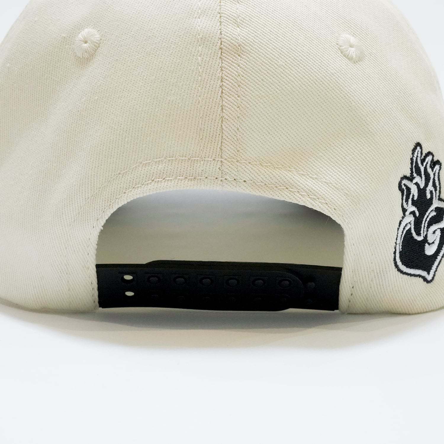 T.C.R MONOGRAM LOGO 6PANEL TRUCKER CAP - BEIGE / BLACK