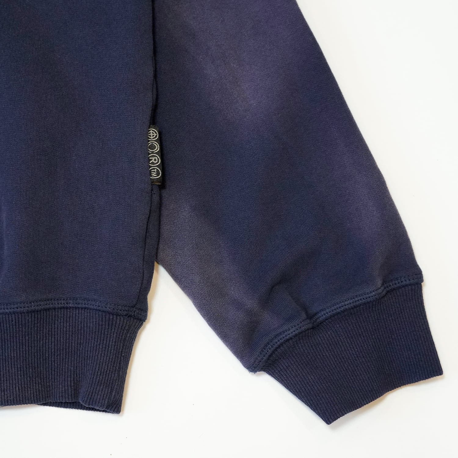 T.C.R METAL LOGO FADE WASHED HOODIE - NAVY