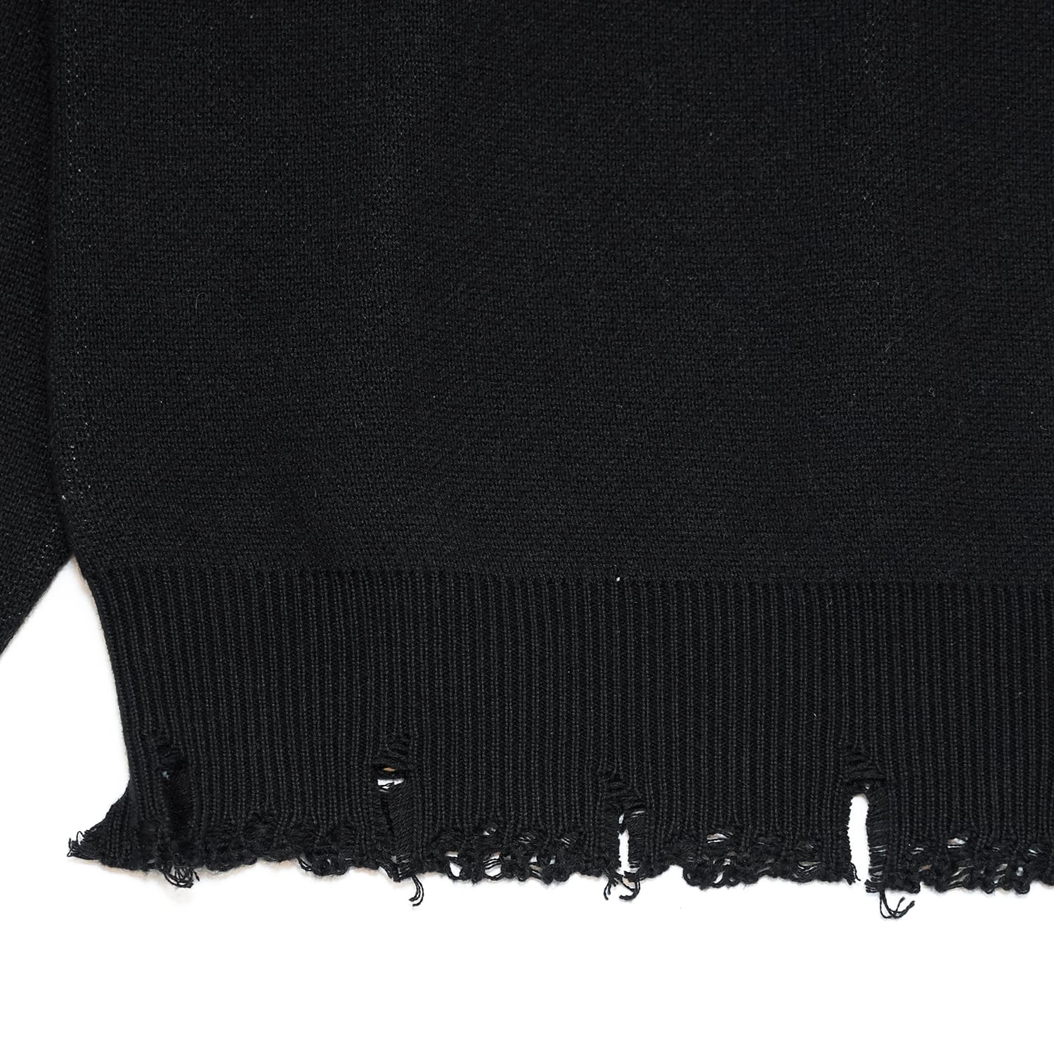 T.C.R REVARSE LOGO DAMAGE SWEATER - BLACK