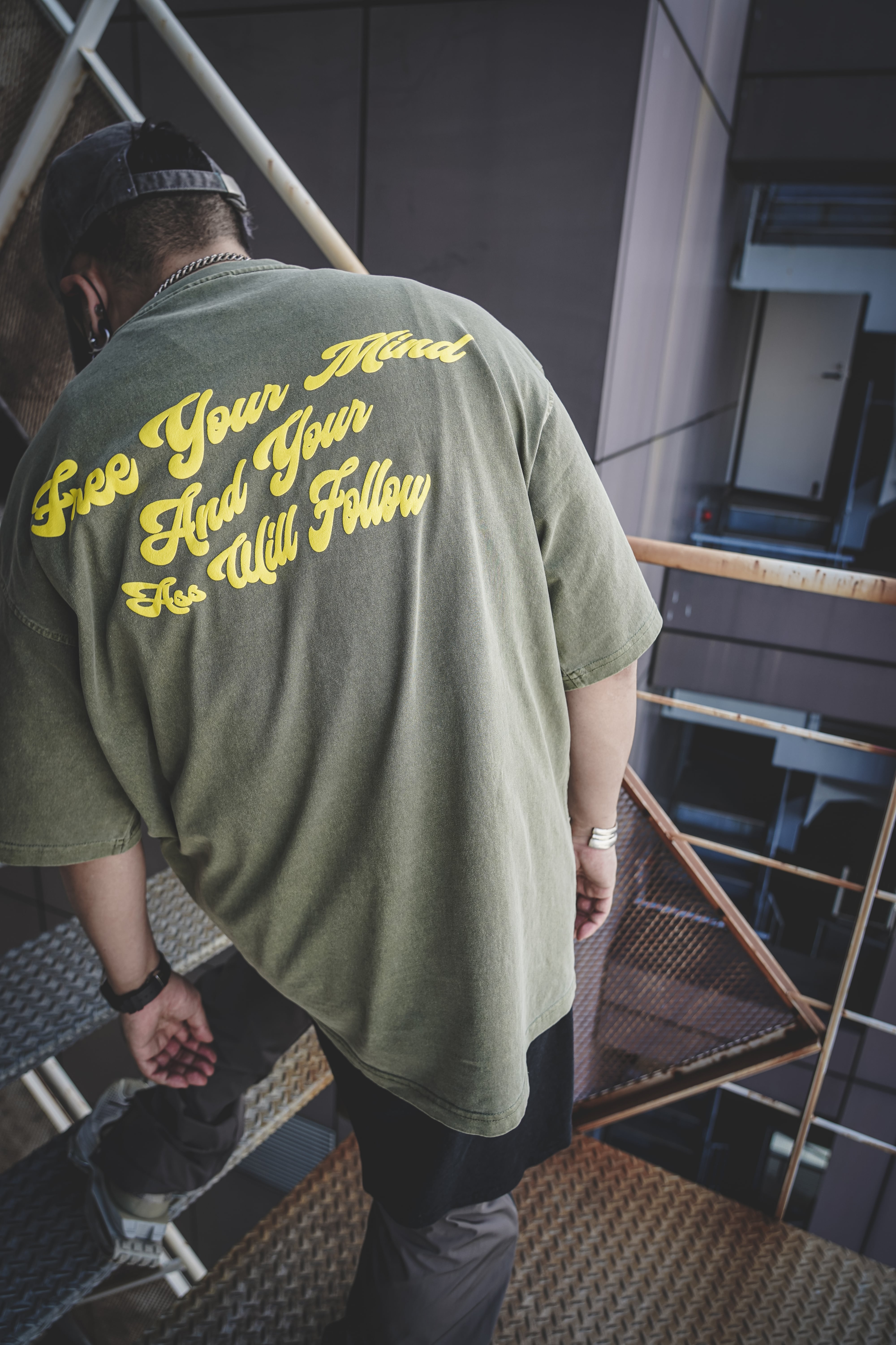 T.C.R LIGHTNING MARIA WASHED S/S TEE - GRAY GREEN