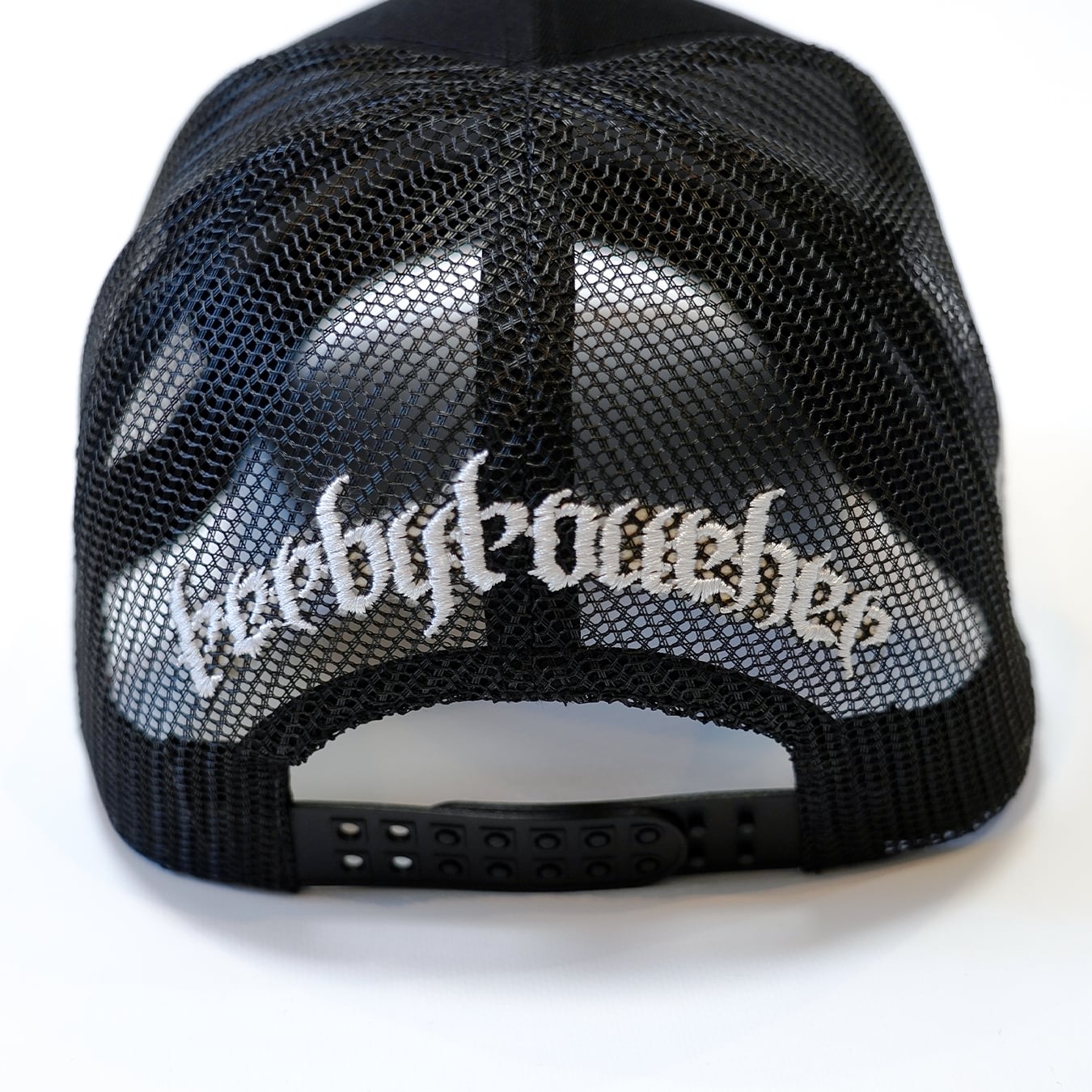 T.C.R FYM MONOGRAM LOGO 6PANEL MESH CAP - BLACK