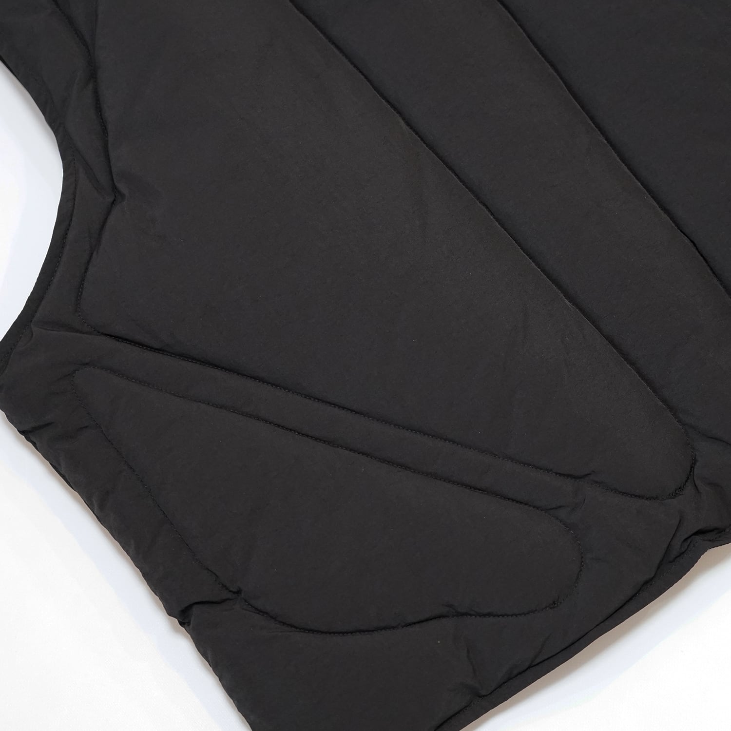 T.C.R GRID PUFFER VEST - BLACK
