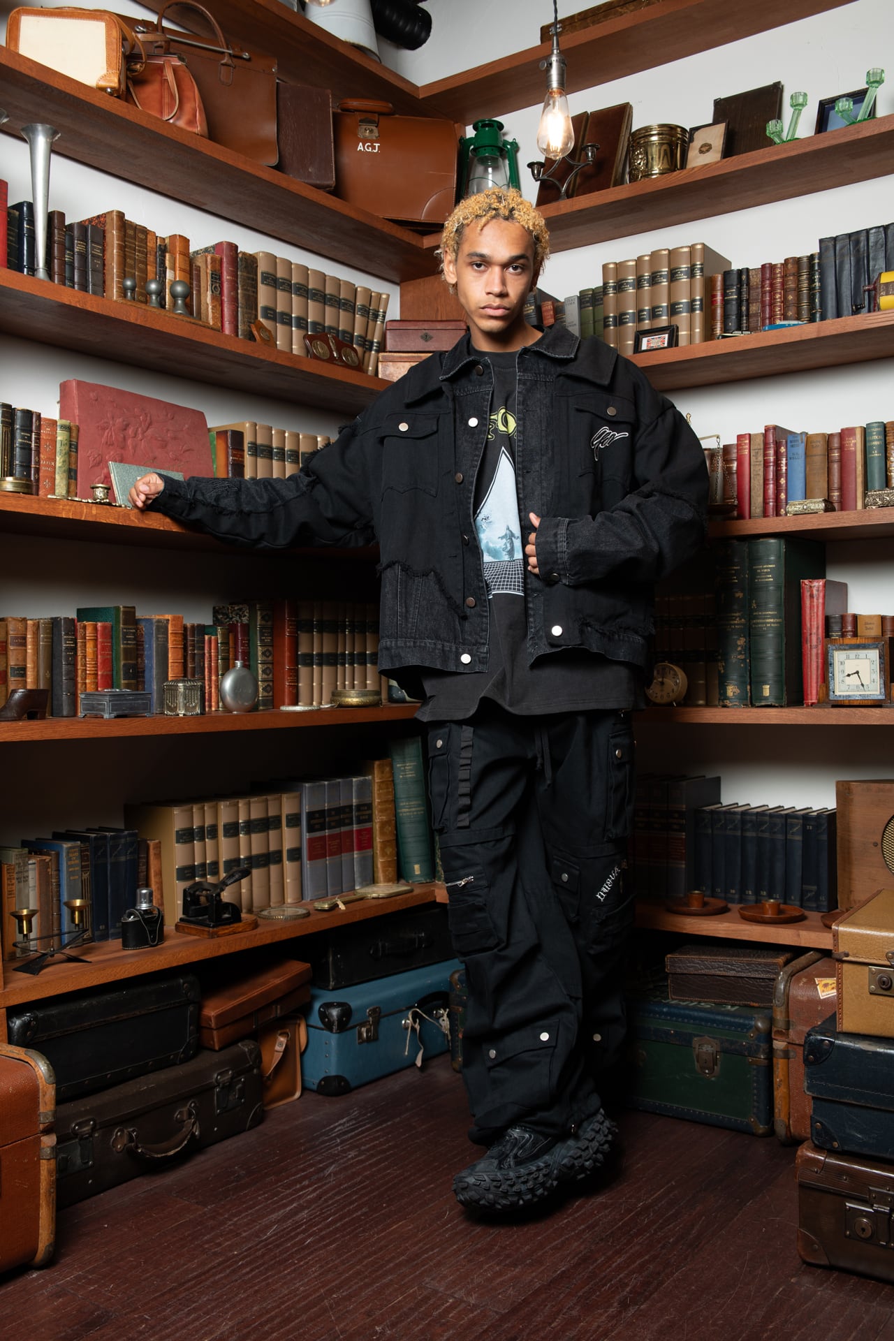 T.C.R NUOVA VISIONE CONTRAST DISTRESSED JACKET - BLACK
