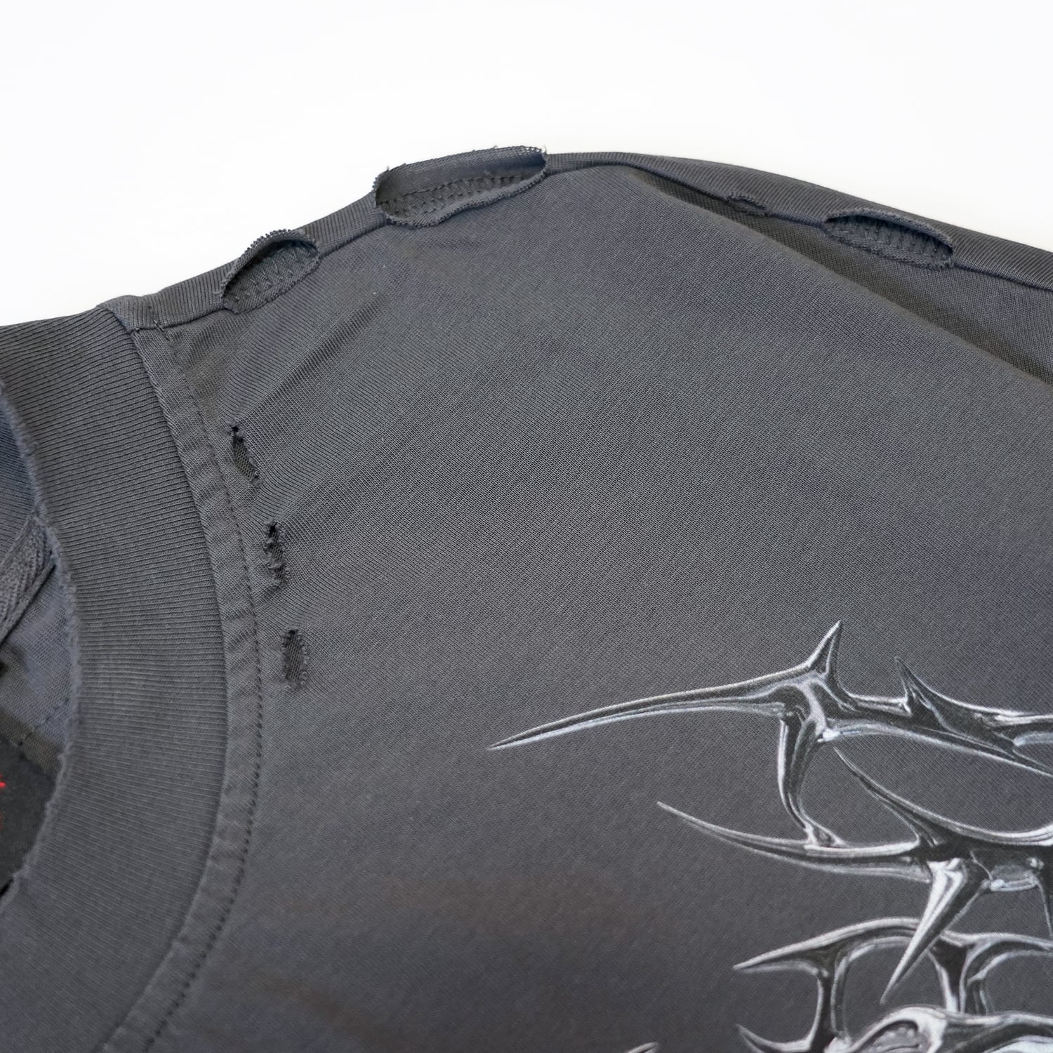 T.C.R CHROME ARMOR L/S TEE - BLACK