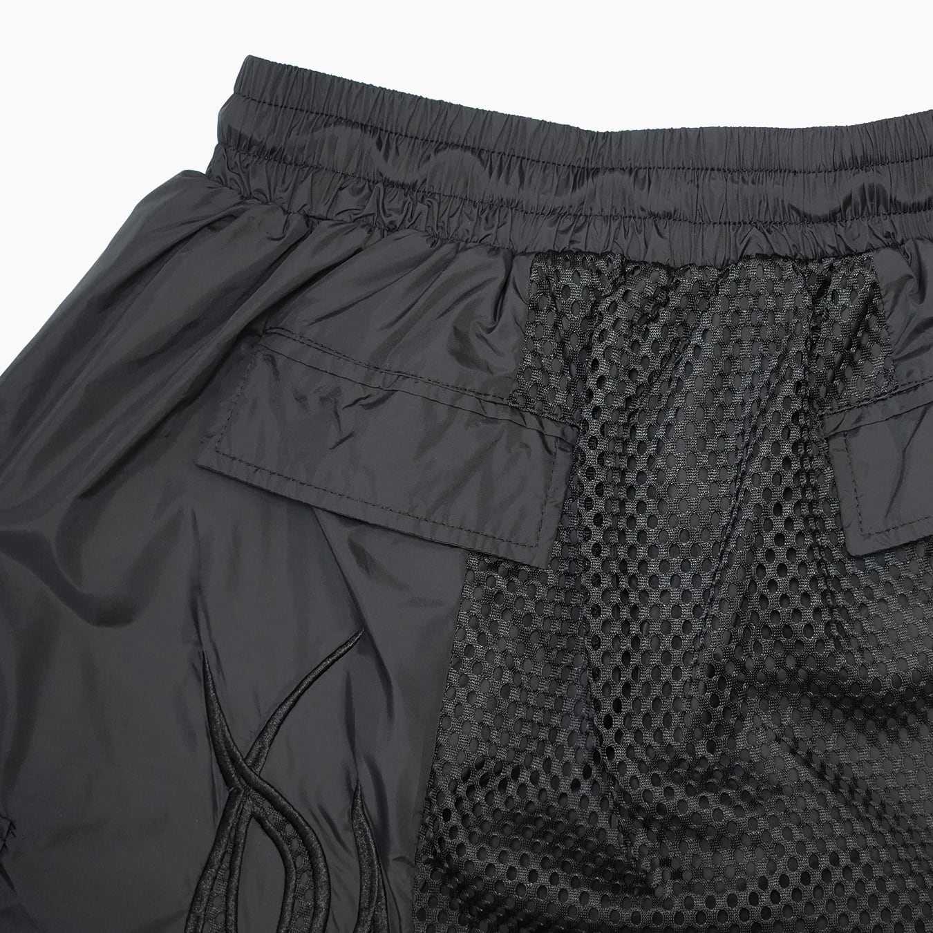 T.C.R FLAME SARUEL NYLON SHORTS - BLACK