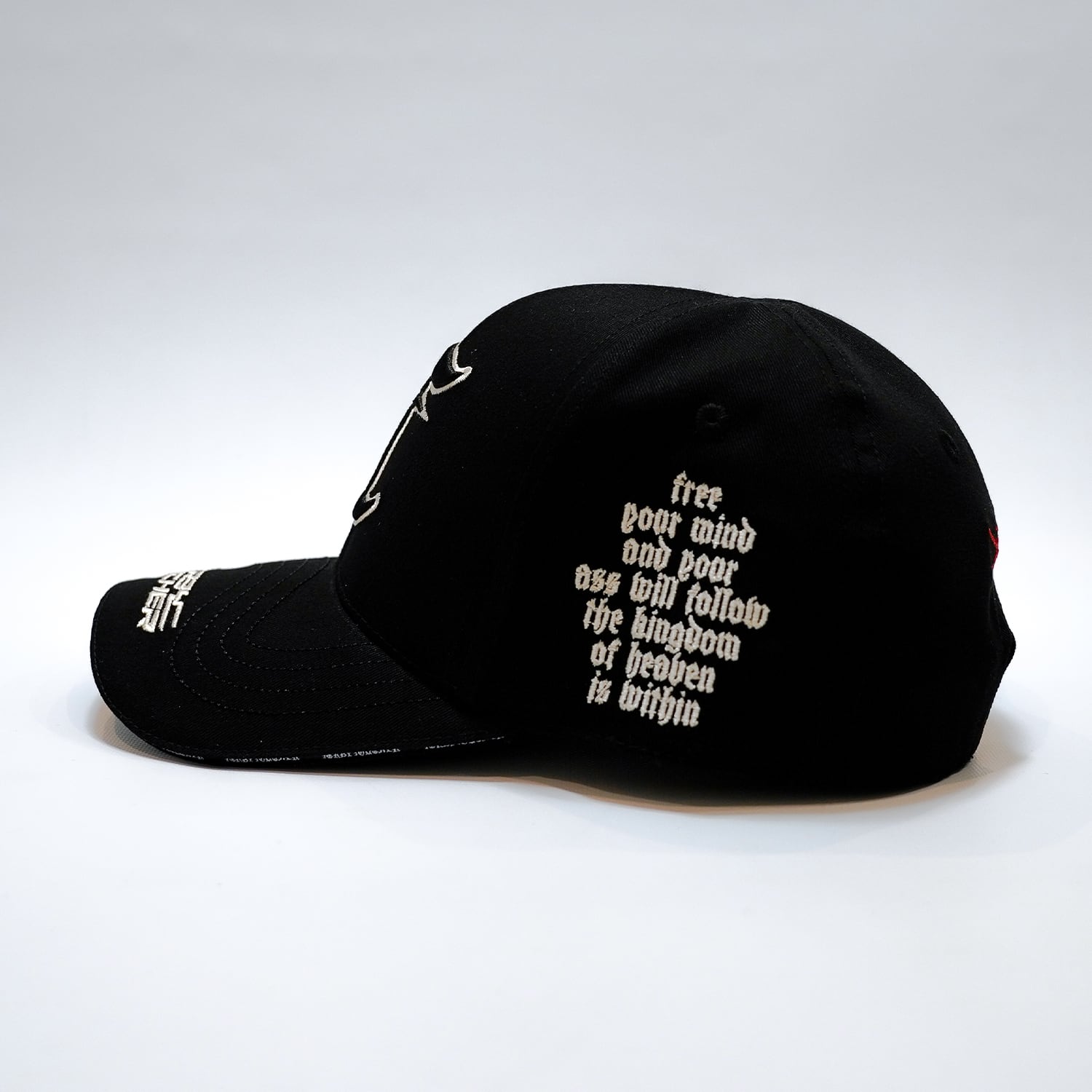 T.C.R FREE YOUR MIND 6PANEL CAP - BLACK