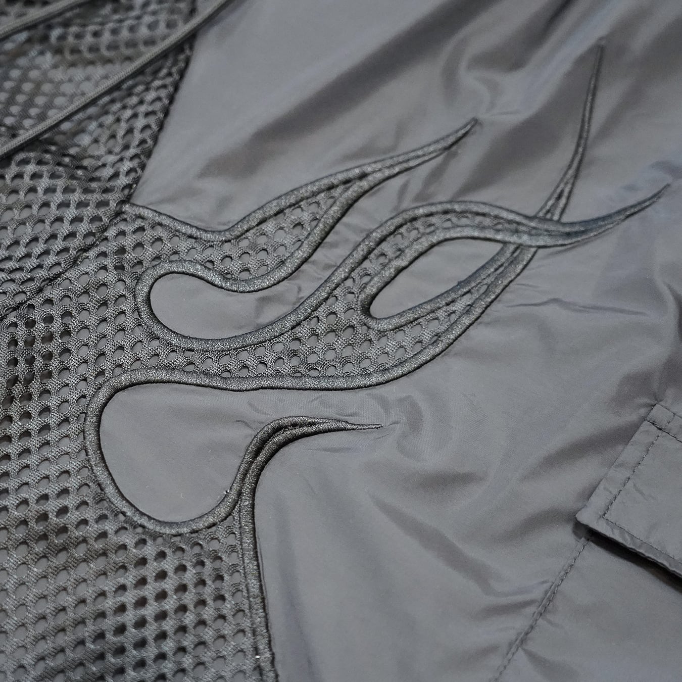 T.C.R FLAME SARUEL NYLON SHORTS - BLACK