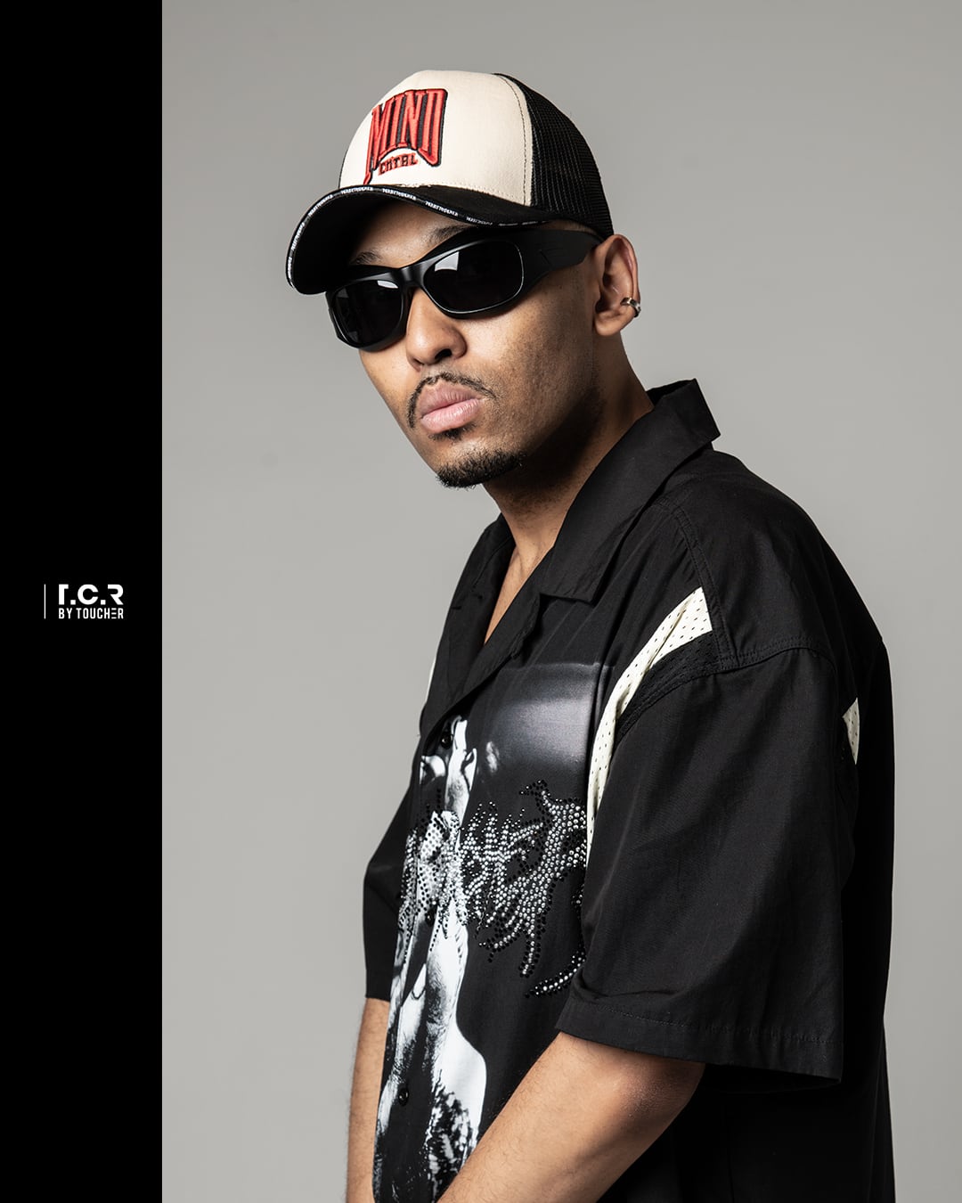 T.C.R MIND CNTRL 6PANEL  SNAP BACK MESH LOW CAP - BLACK / BEIGE