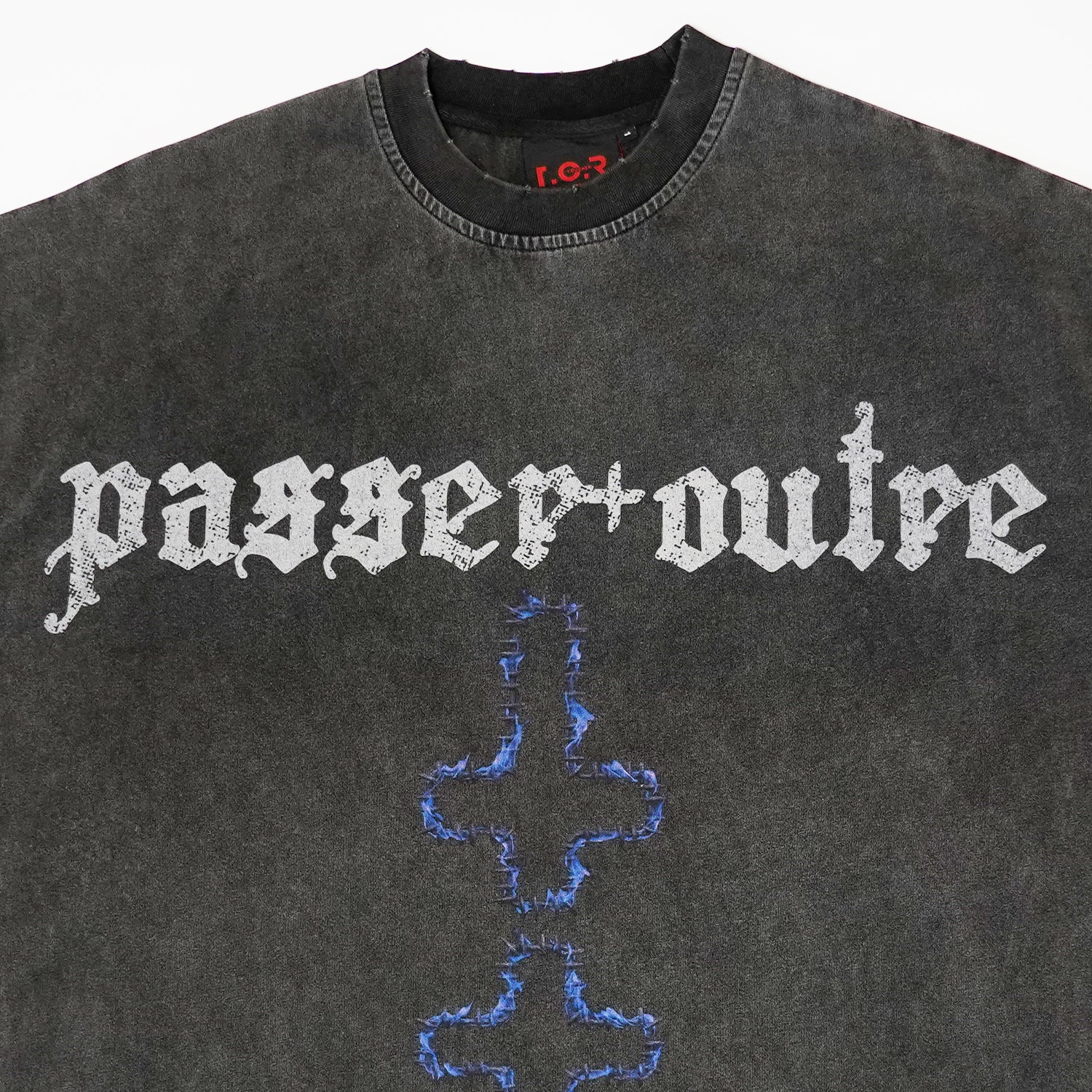 T.C.R PASSER OUTRE TEE - BLACK