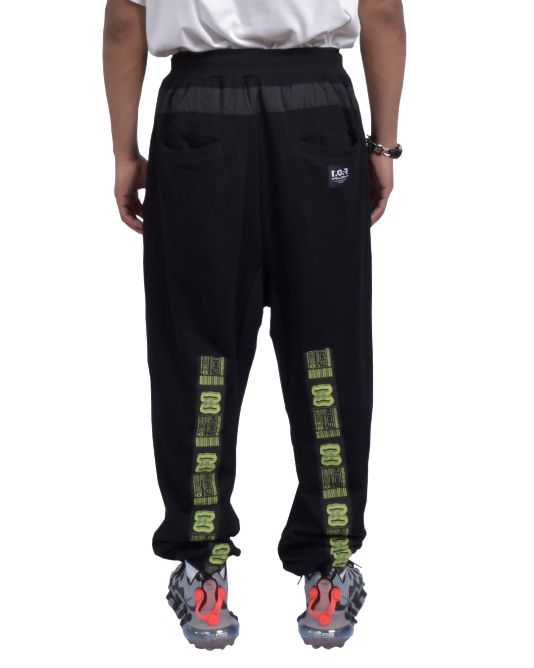 T.C.R ESSENTIAL TECH JOGGER V3  - BLACK/ORANGE