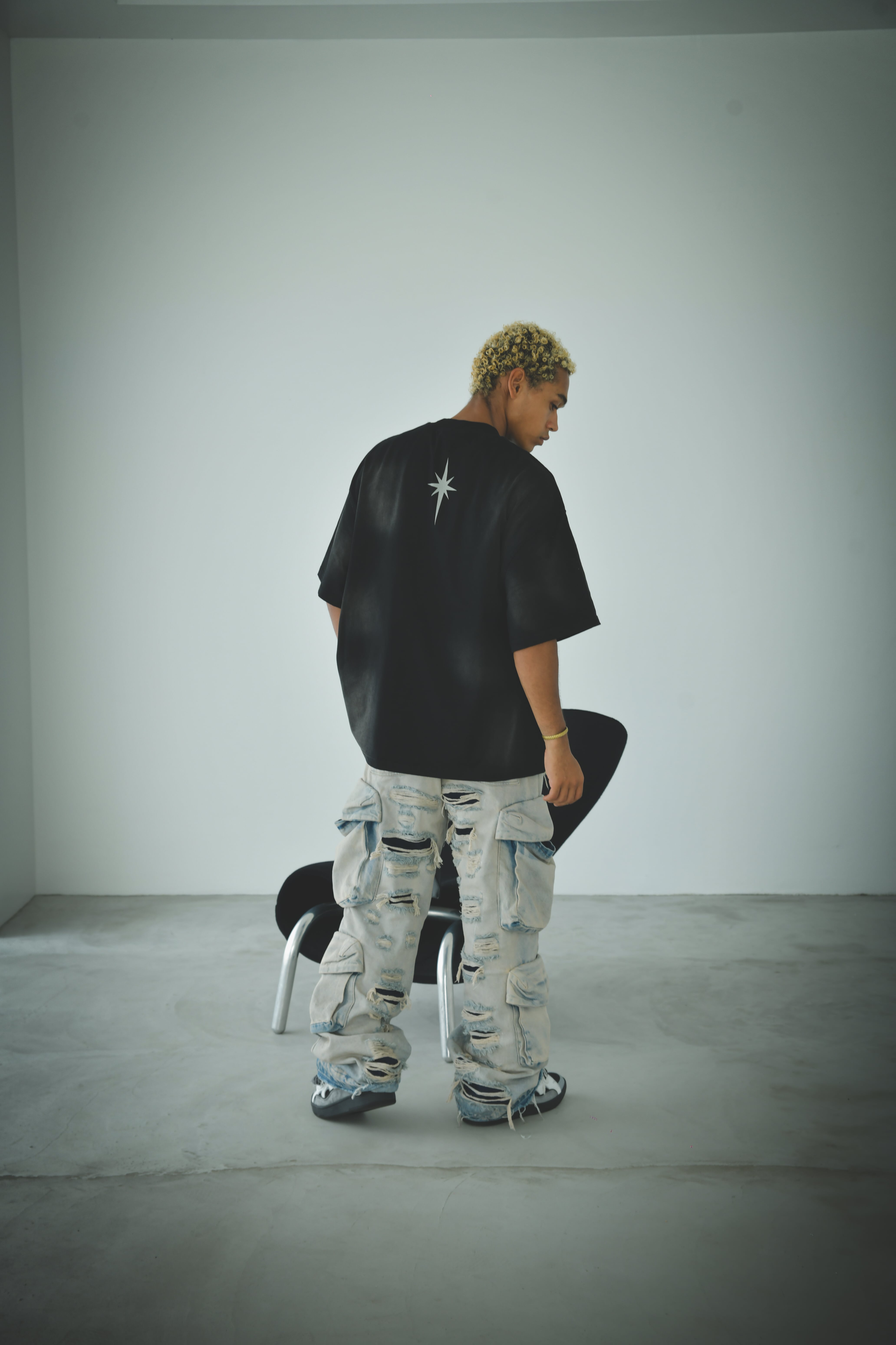 T.C.R MOVER AND SHAKERS S/S TEE - BLACK