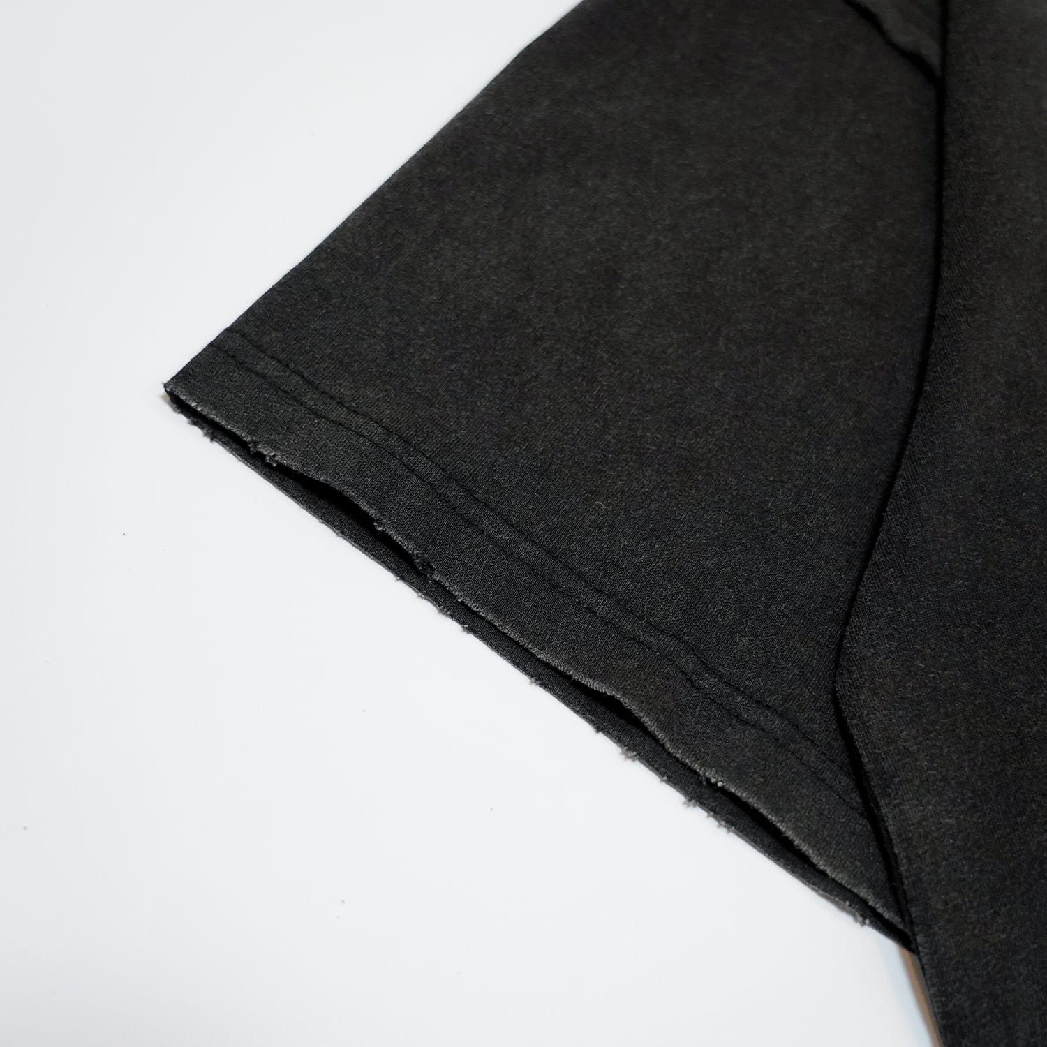 T.C.R WEEKEND HERO WASHED S/S TEE - BLACK