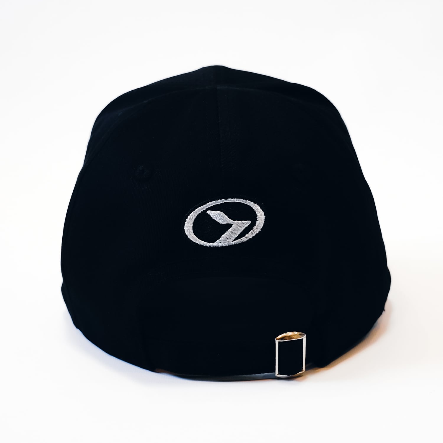 T.C.R WEEKEND HERO 6PANEL STRAP BACK LOW CAP - BLACK