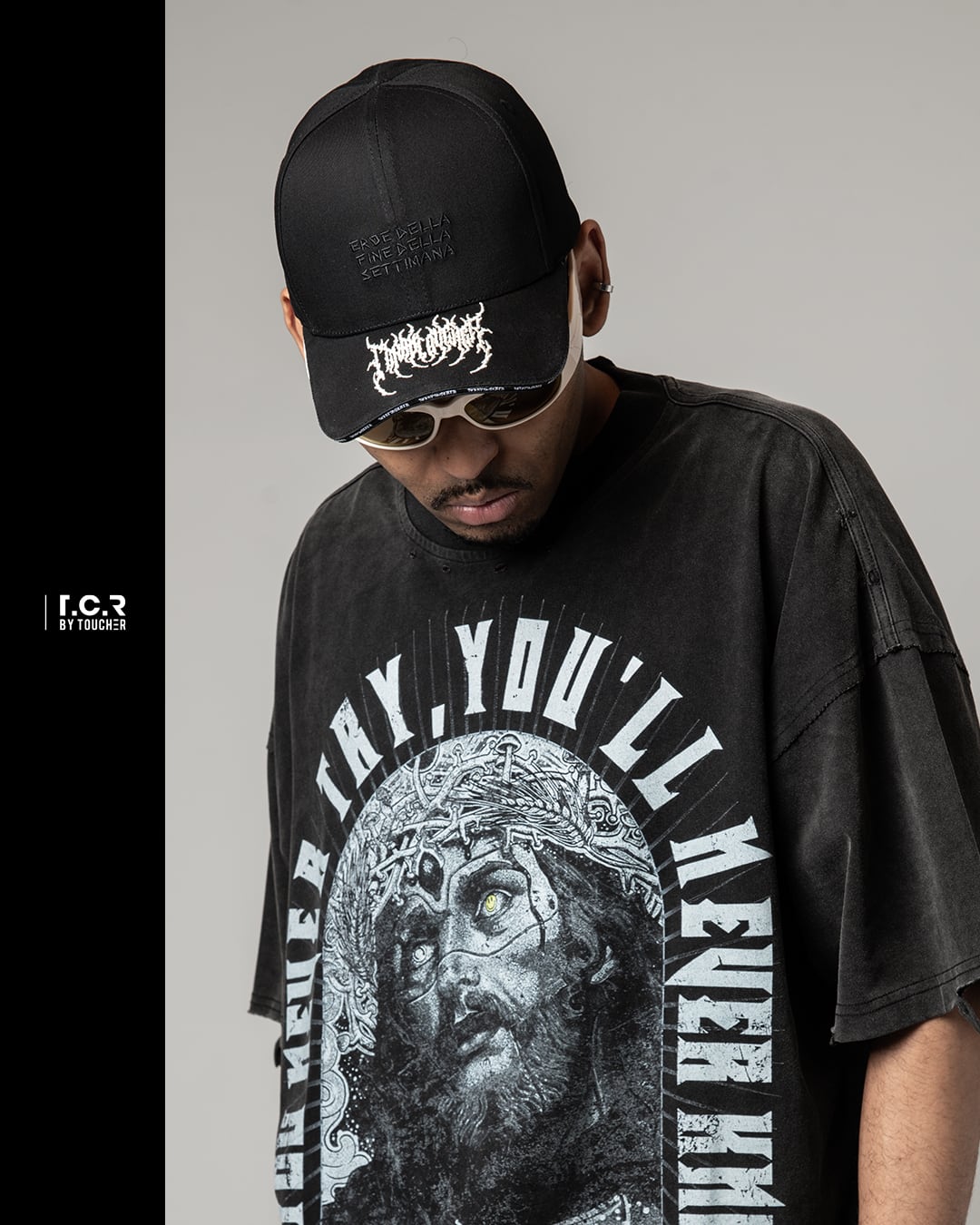 T.C.R WEEKEND HERO 6PANEL STRAP BACK LOW CAP - BLACK