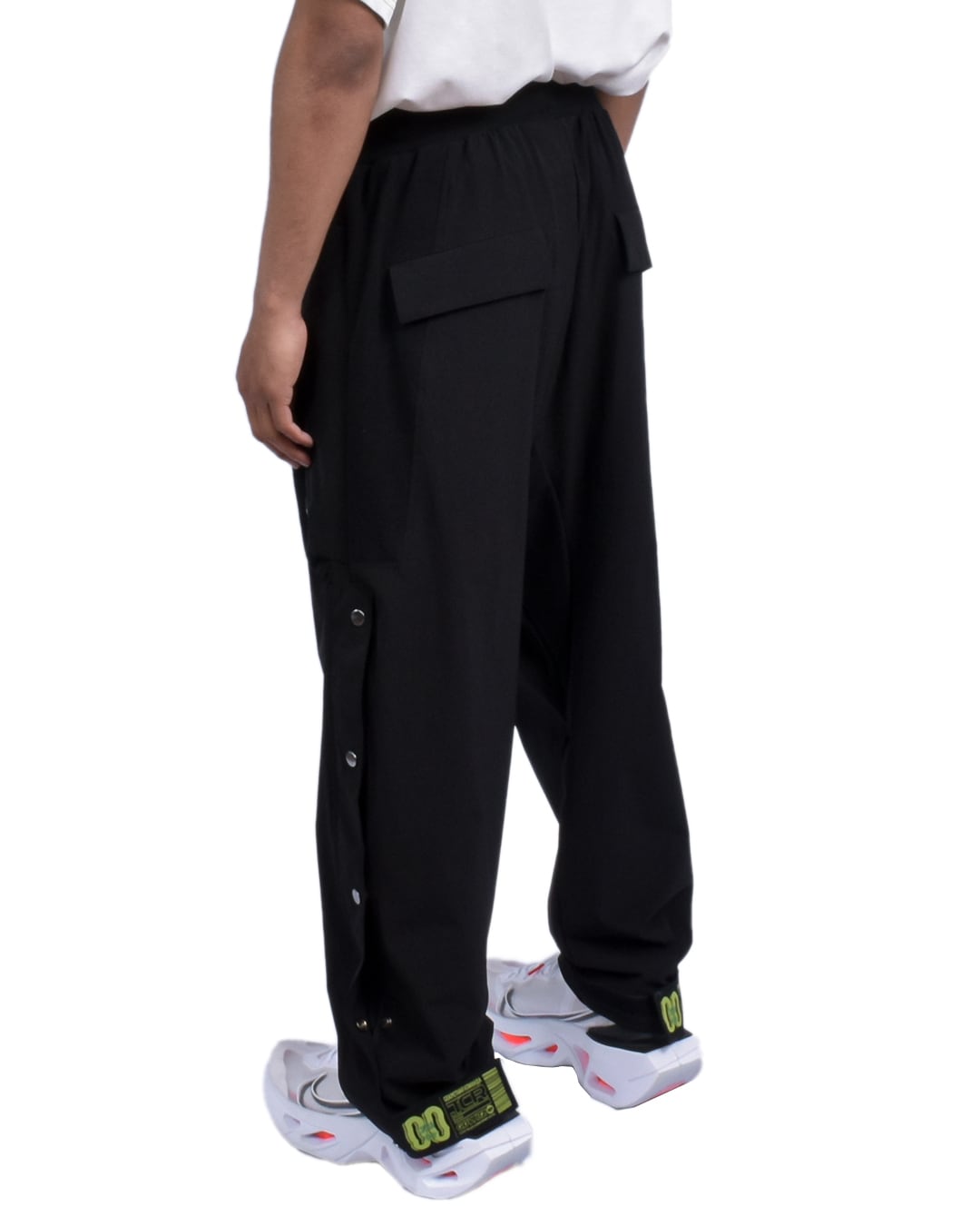 T.C.R EQUIPMENT SHELL JOGGER V3  - BLACK/ORANGE