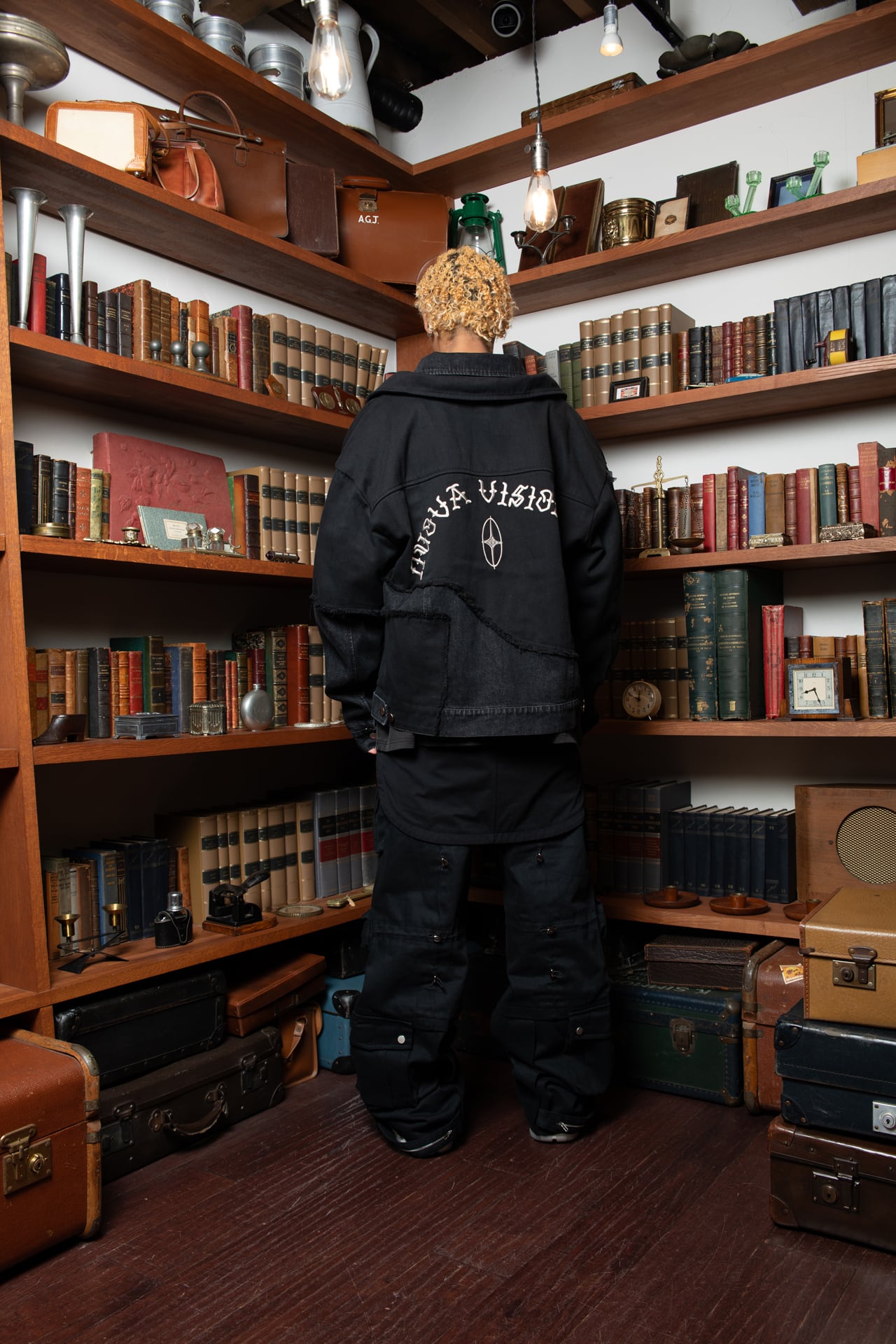 T.C.R NUOVA VISIONE CONTRAST DISTRESSED JACKET - BLACK