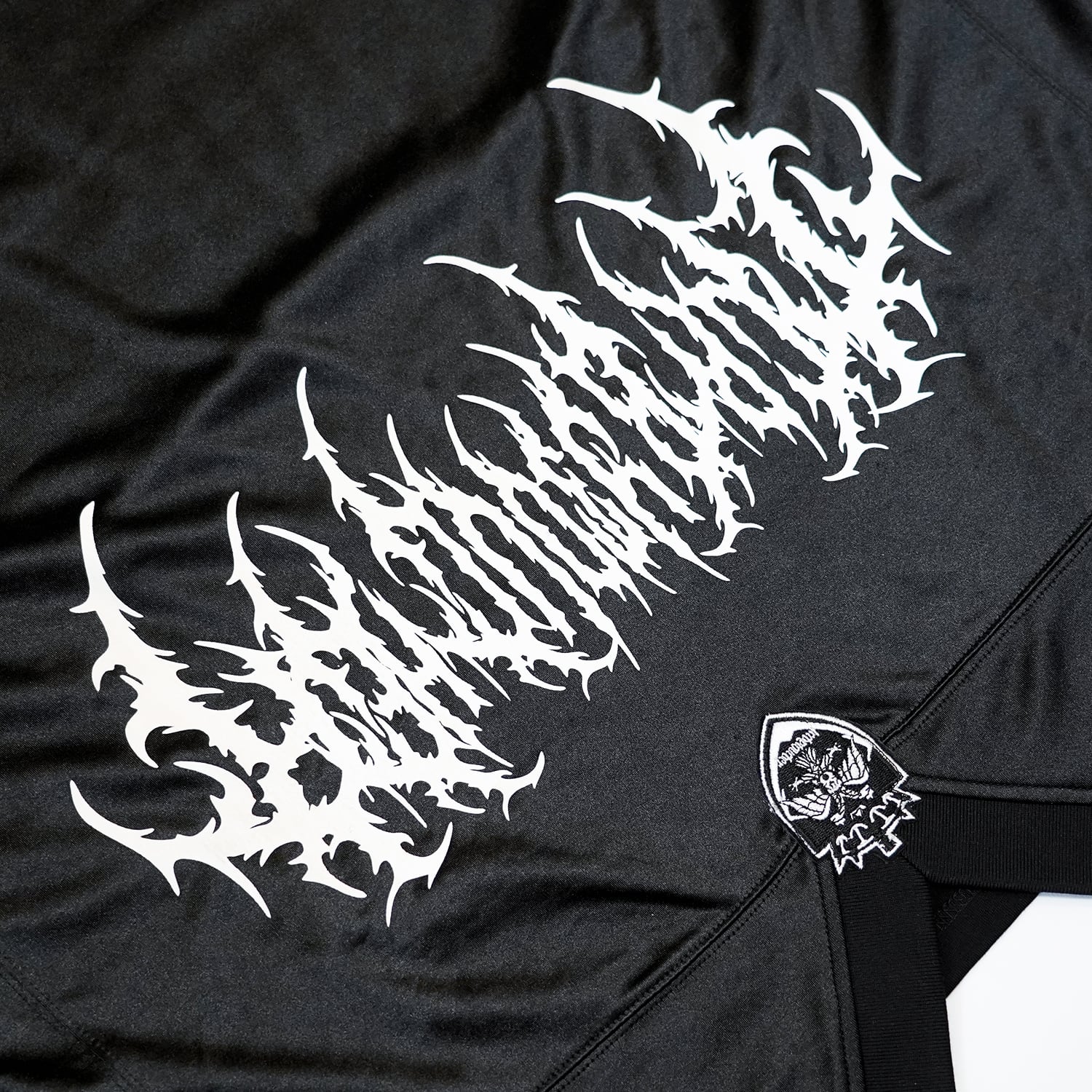 T.C.R NIGHT RAVER RECONSTRUCTION N/S TEE - BLACK