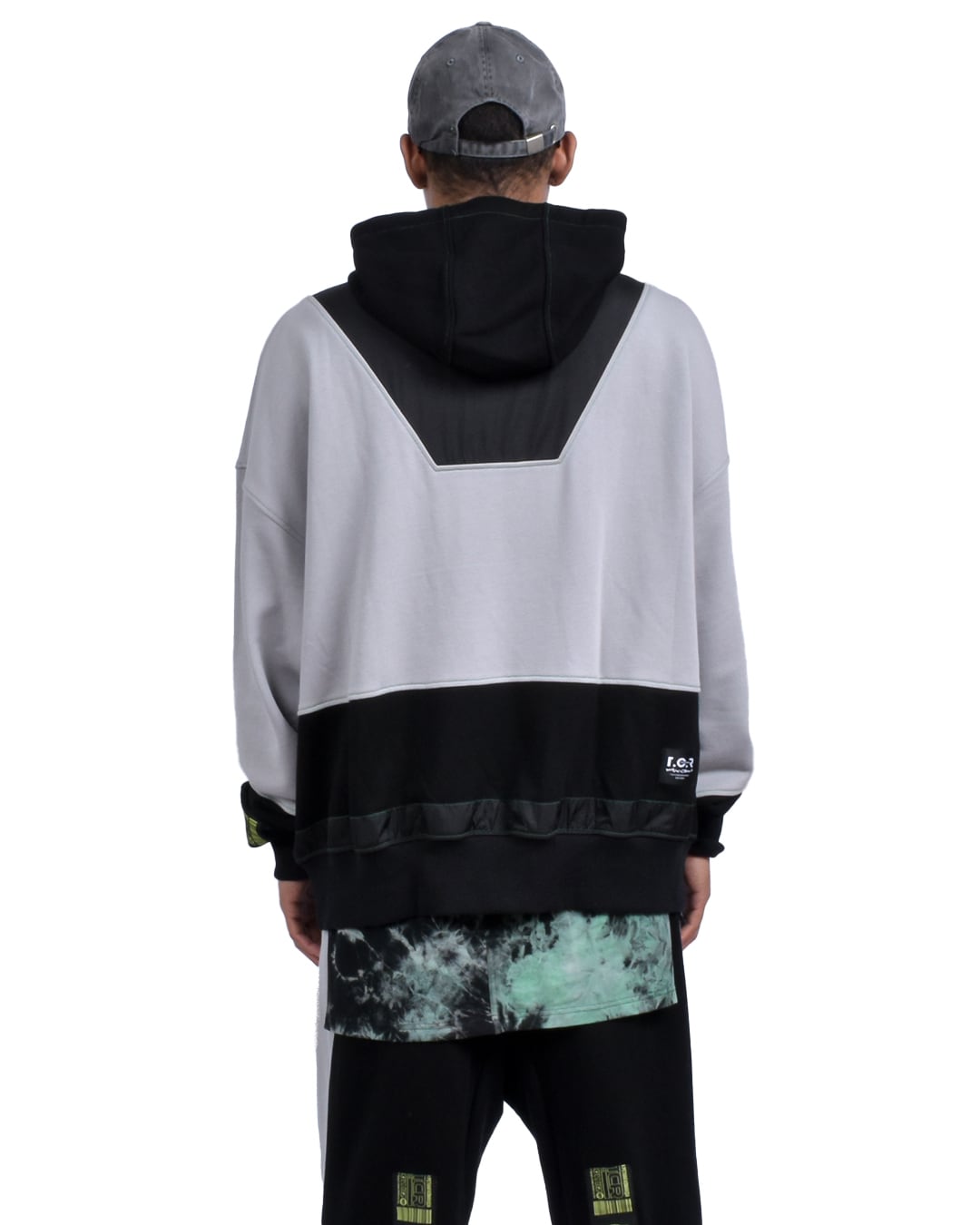 TCR ESSENTIAL TECH HOODIE  - GRAY/BLACK