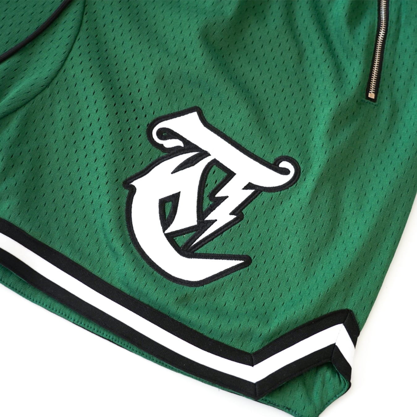 T.C.R LIGHTNING LOGO SARUEL BASKETBALL MESH SHORTS - GREEN