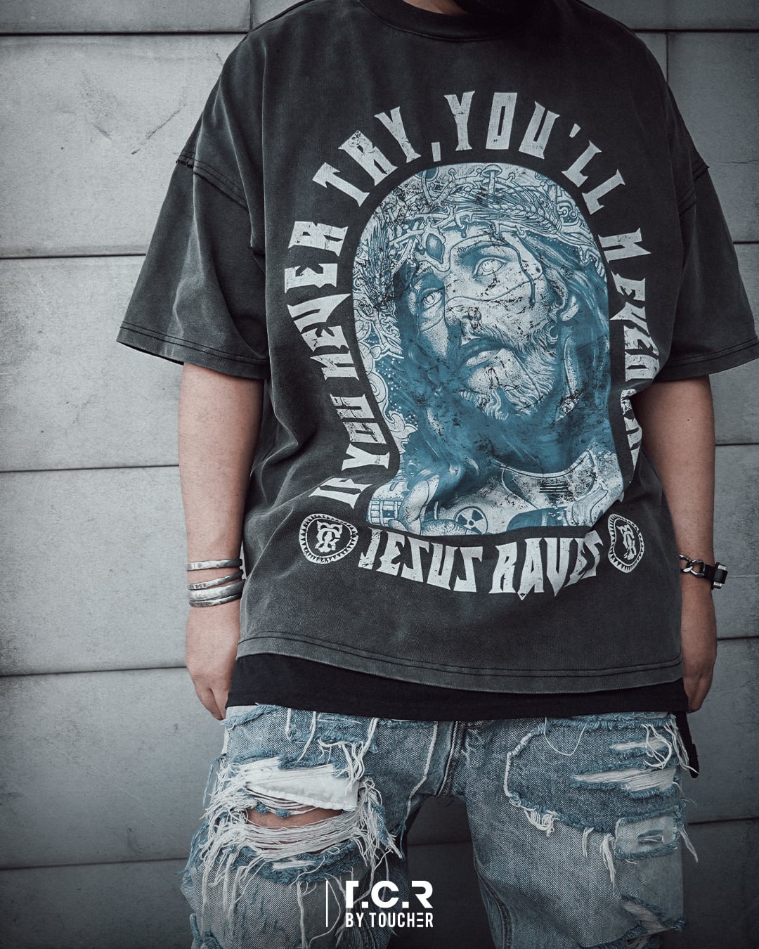 T.C.R JESUS RAVES  VINTAGE WASHED S/S TEE - BLACK
