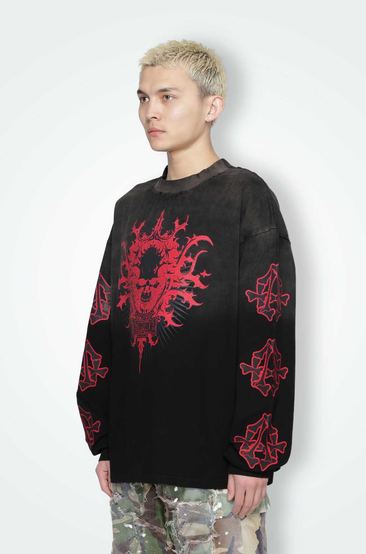 T.C.R TRIBAL SKULL EMBLEM FADED L/S TEE - BLACK