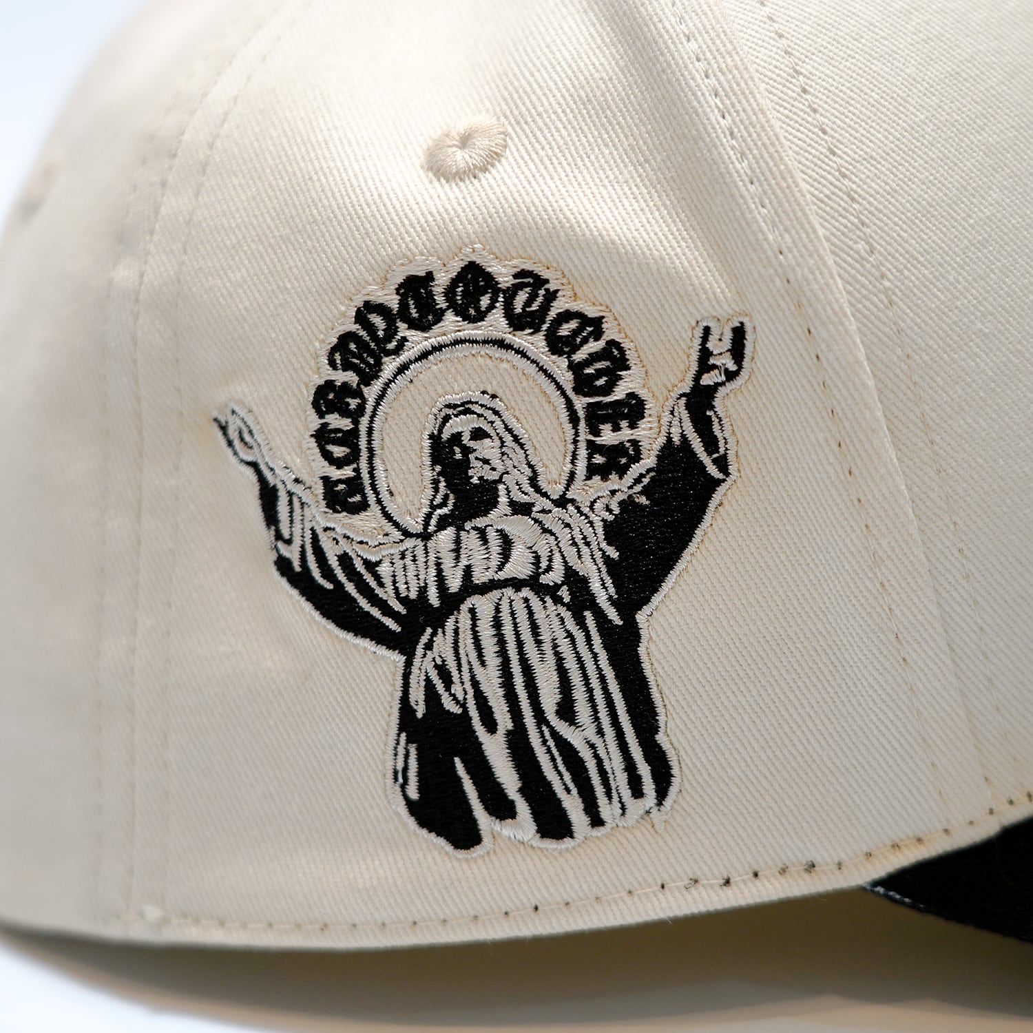 T.C.R  FREE YOUR MIND 6PANEL CAP -  IVORY/BLACK