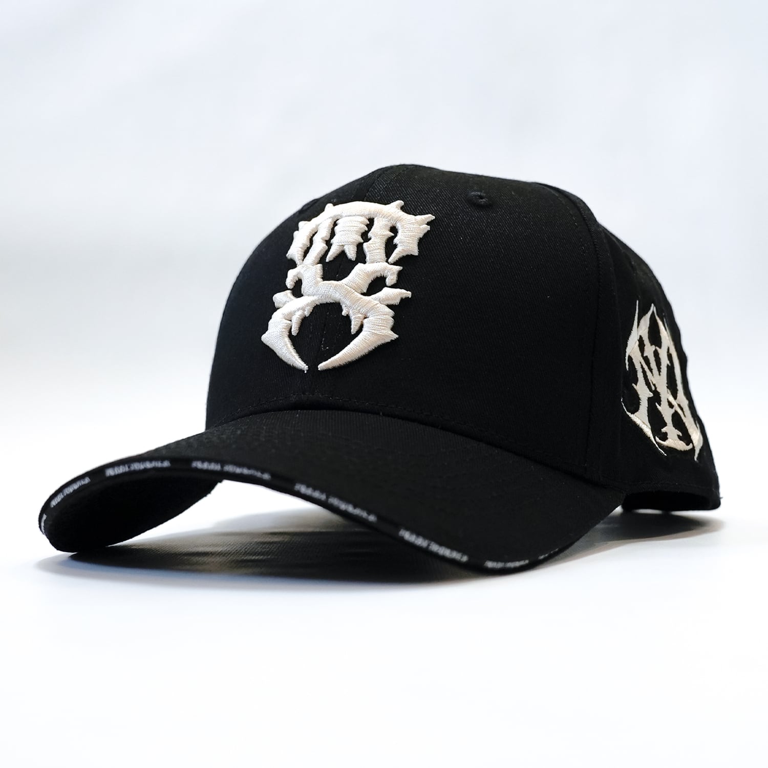T.C.R METAL MONOGRAM LOGO 6PANEL CAP - BLACK