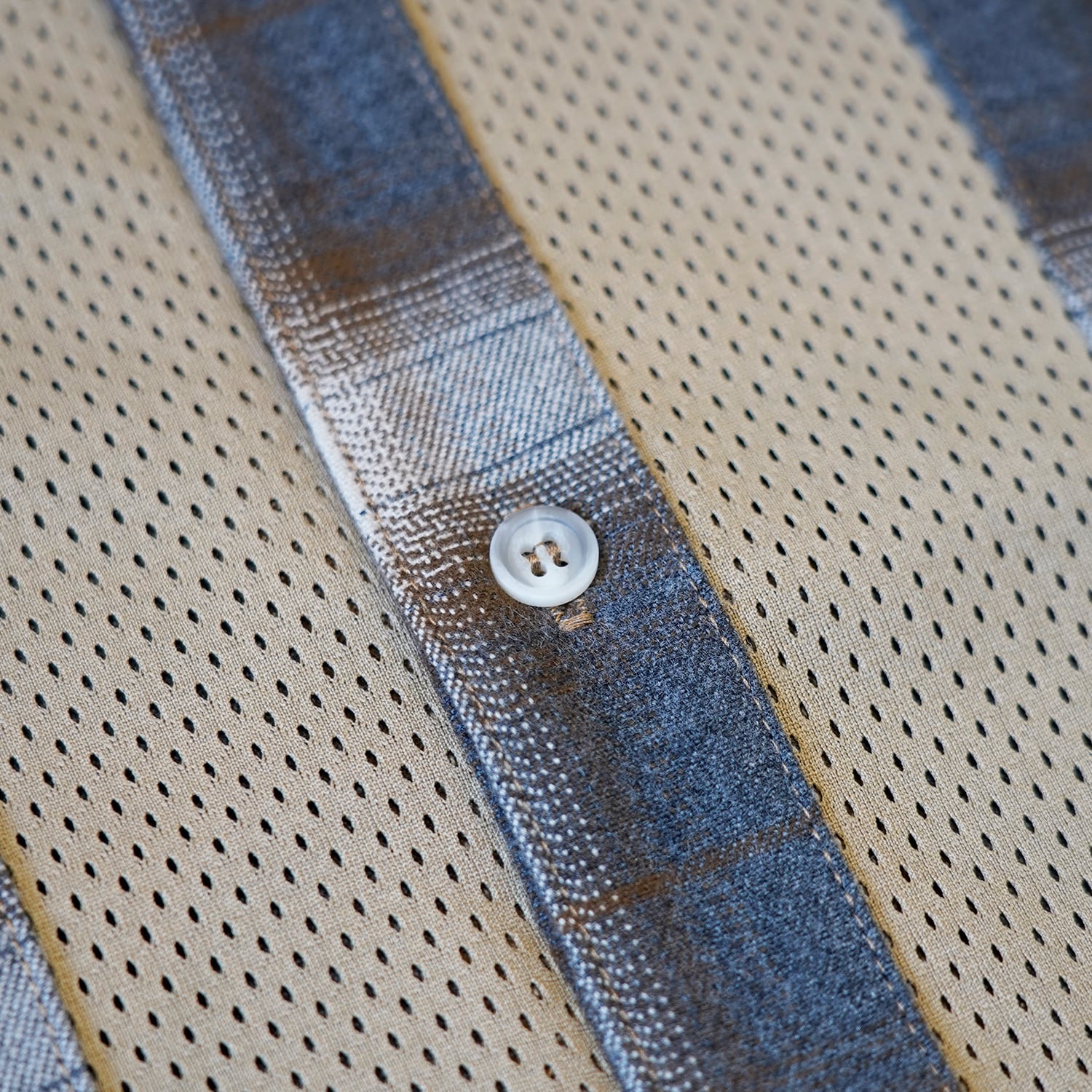 T.C.R TEMPTING MESH SHIRTS - KHAKI