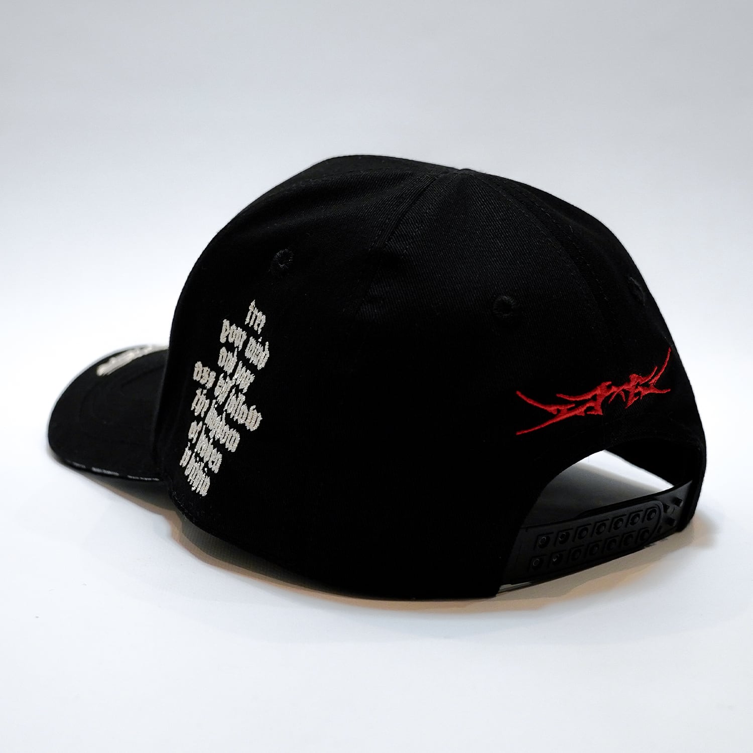 T.C.R  FREE YOUR MIND 6PANEL CAP - BLACK
