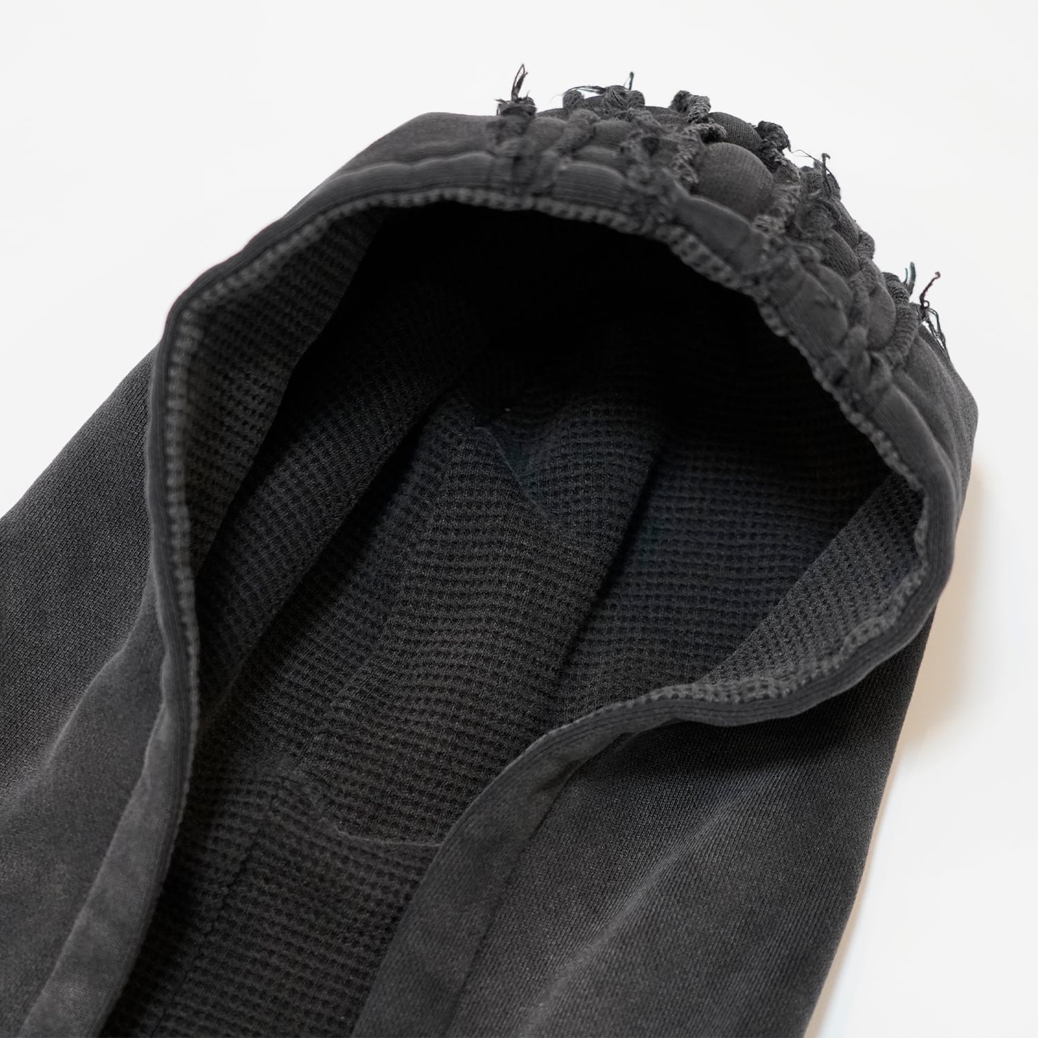 T.C.R DARK KNIGHT CROPPED ZIP HOODIE - BLACK