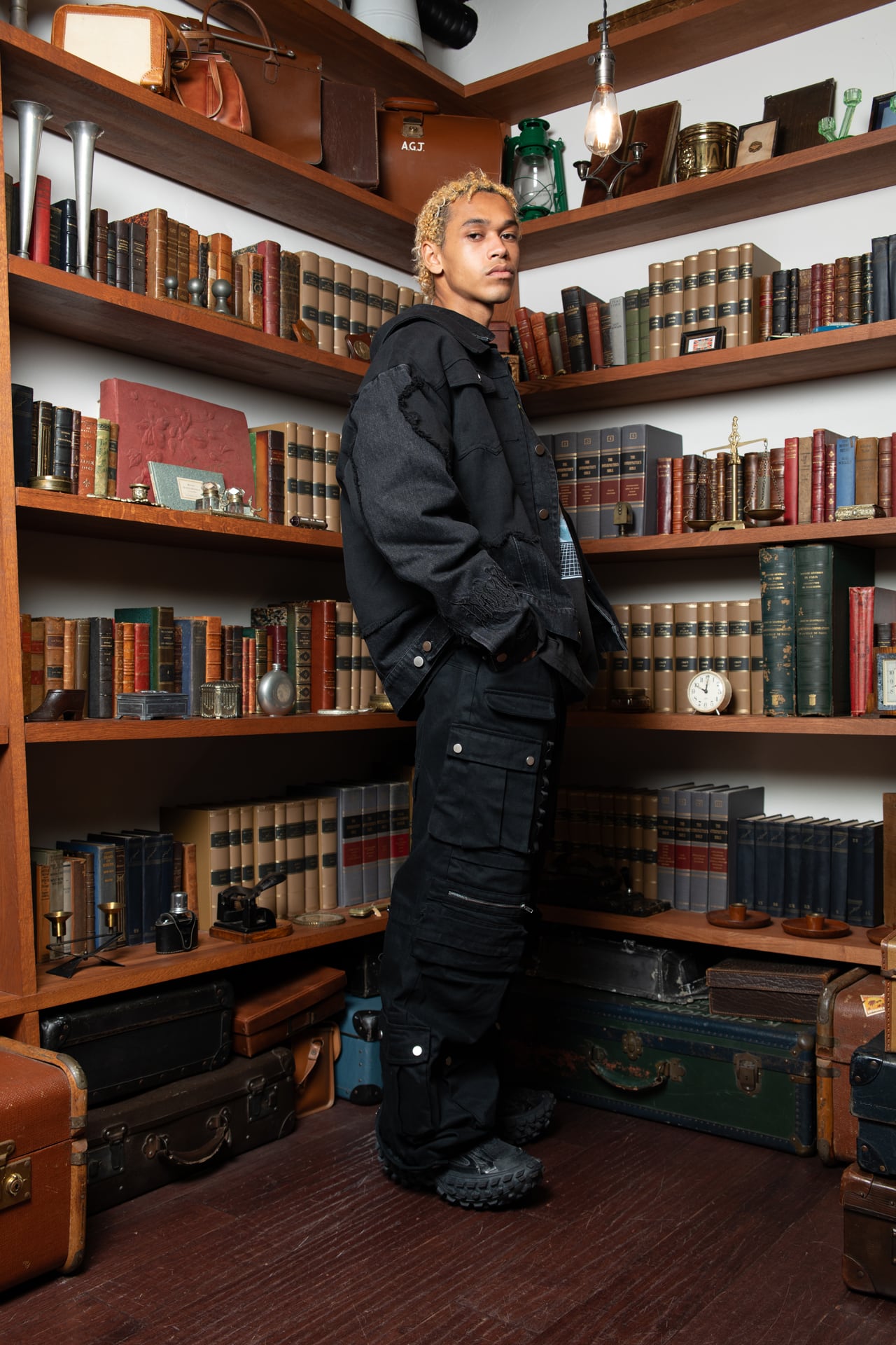 T.C.R NUOVA VISIONE CONTRAST DISTRESSED JACKET - BLACK