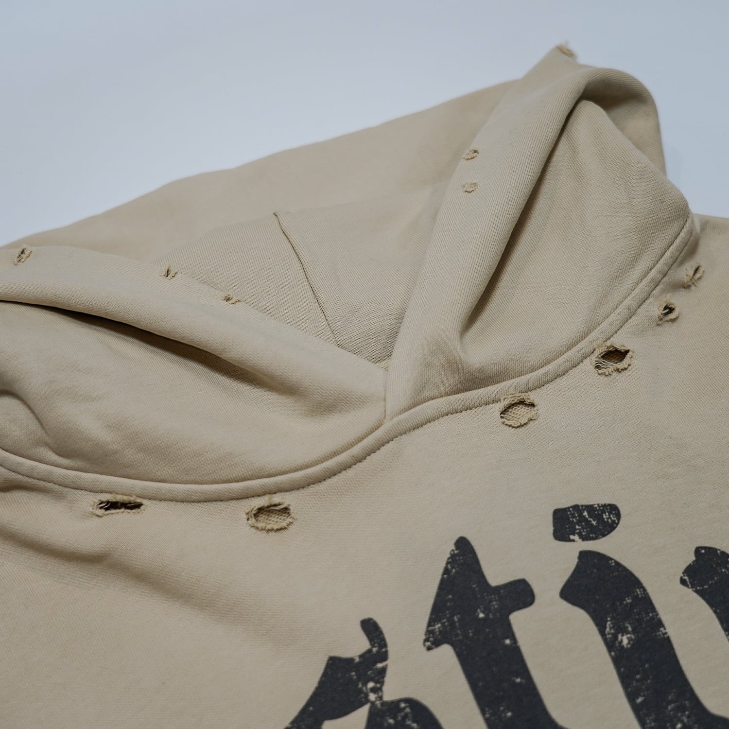 T.C.R DISTINY CROPPED DAMAGE HOODIE - SAND