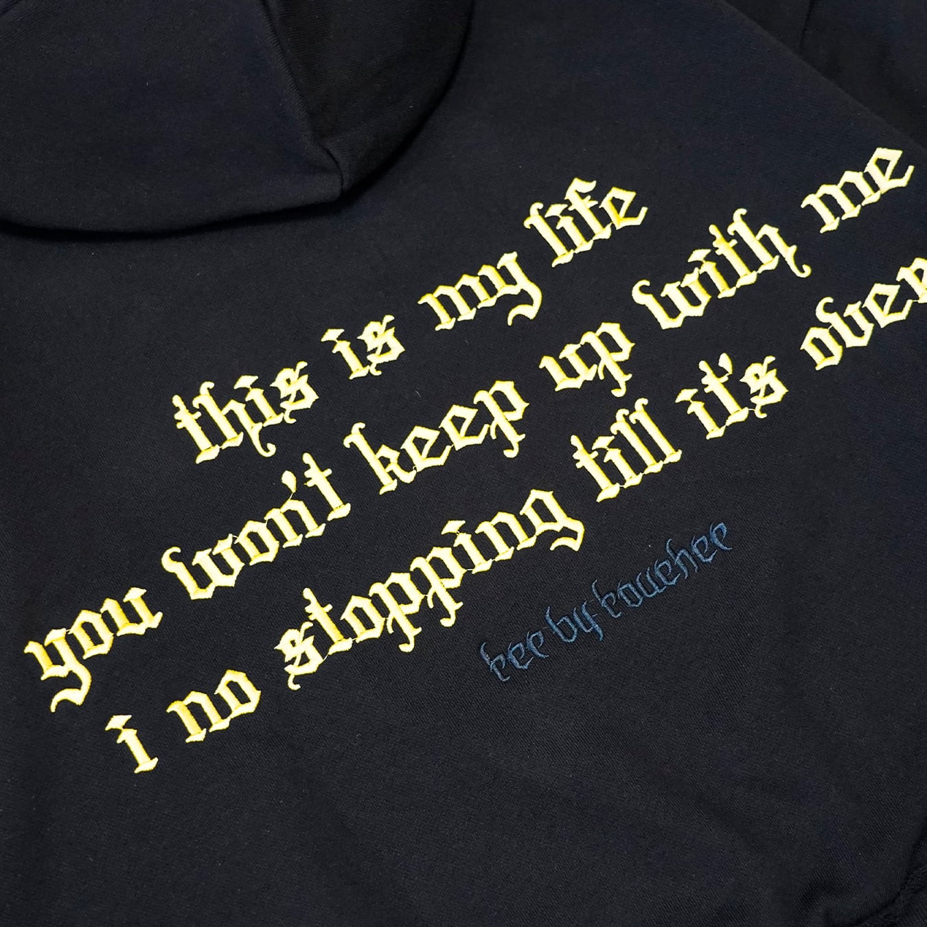 T.C.R NADIE ME PUEDE PARAR PULLOVER HOODIE - BLACK