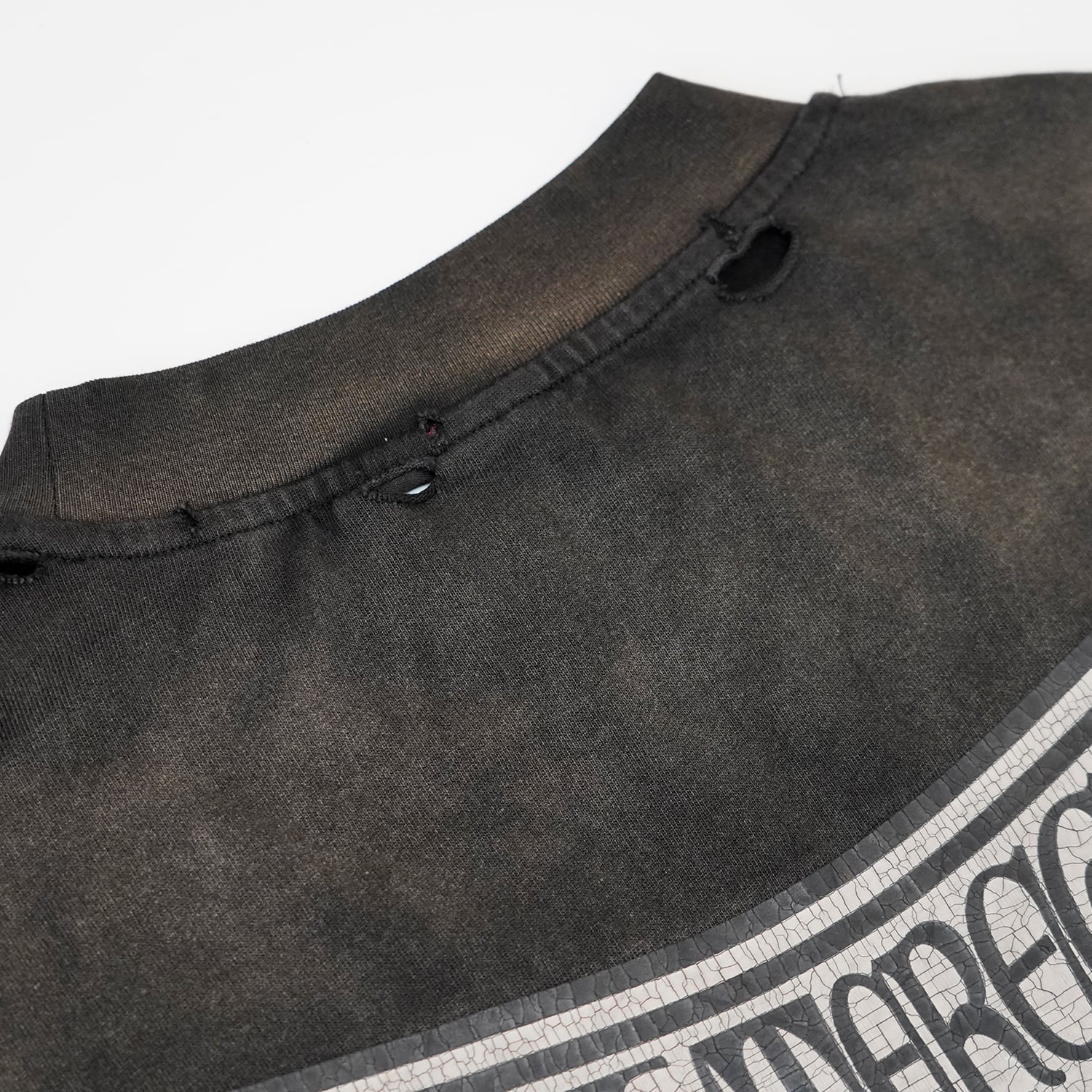 T.C.R TRIBAL SKULL EMBLEM FADED L/S TEE - BLACK