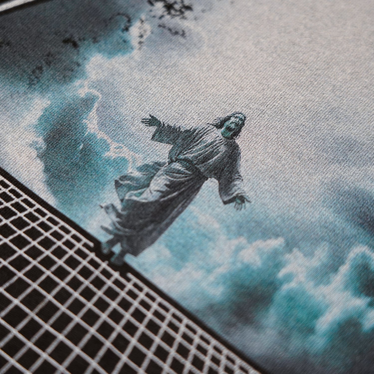 T.C.R NUTOPIA WASHED DAMAGE L/S TEE - BLACK