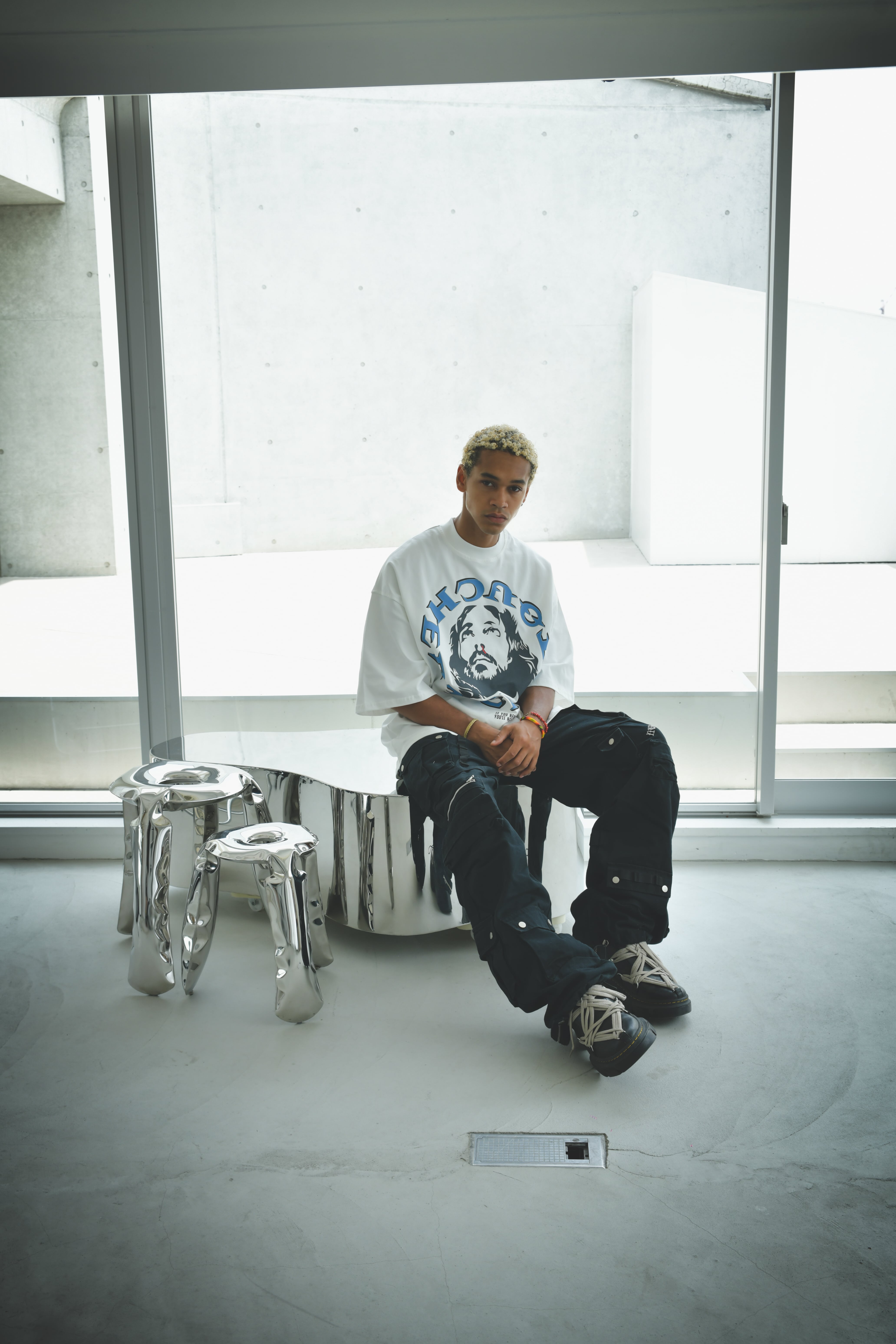T.C.R JESUS CIRCLE LOGO S/S TEE - WHITE