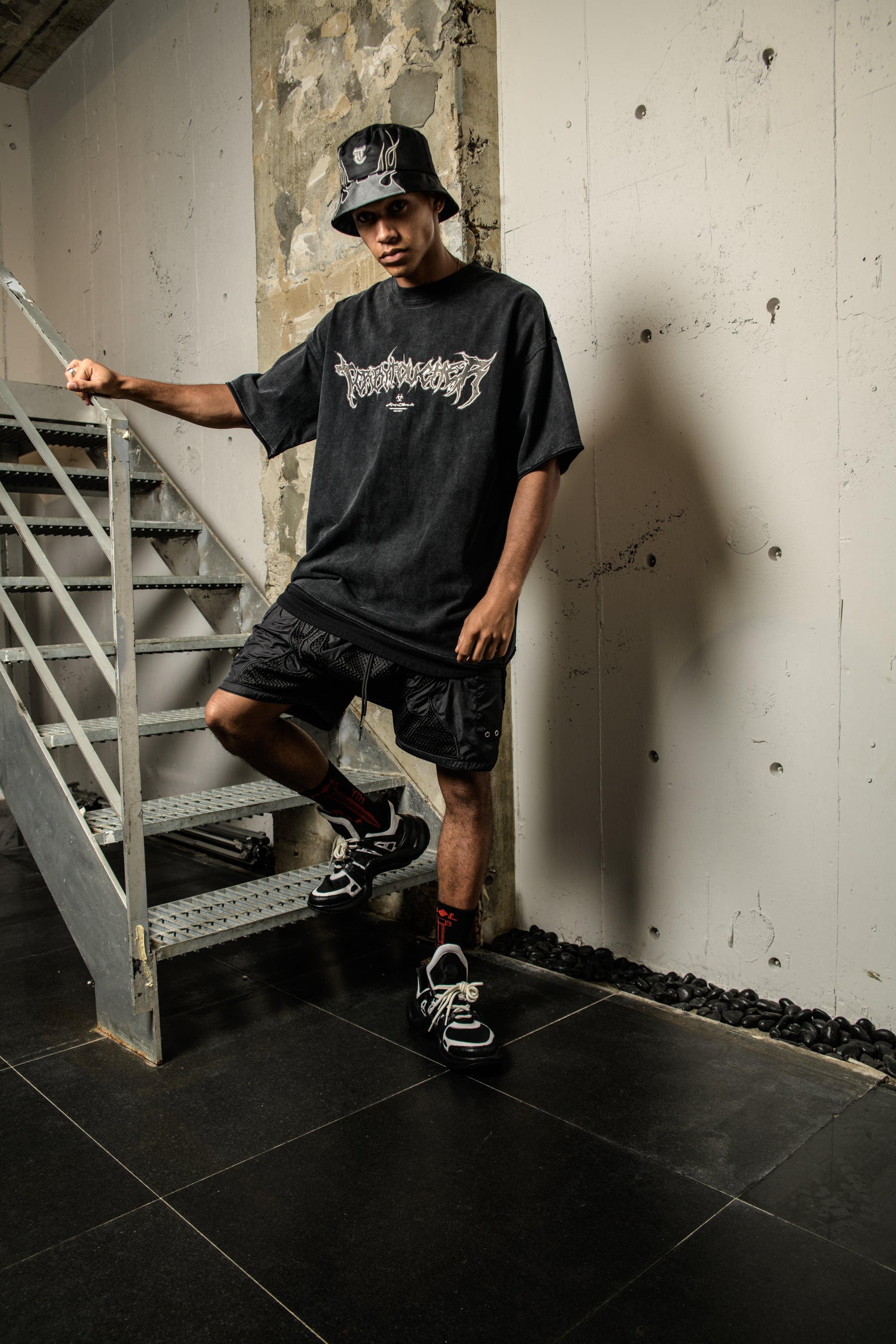 T.C.R FLAME SARUEL NYLON SHORTS - BLACK