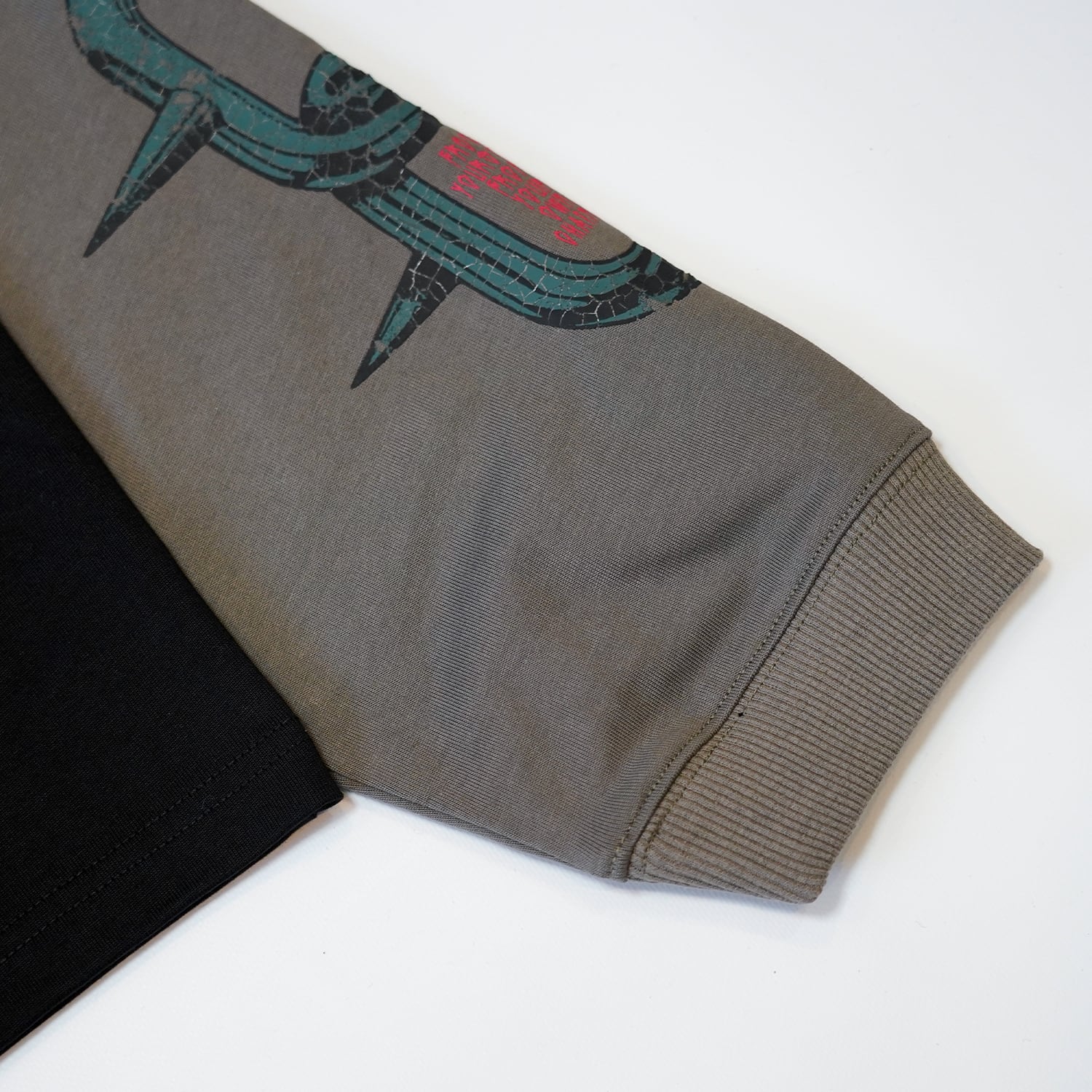 T.C.R MAVERIK LAYERD L/S TEE - BLACK
