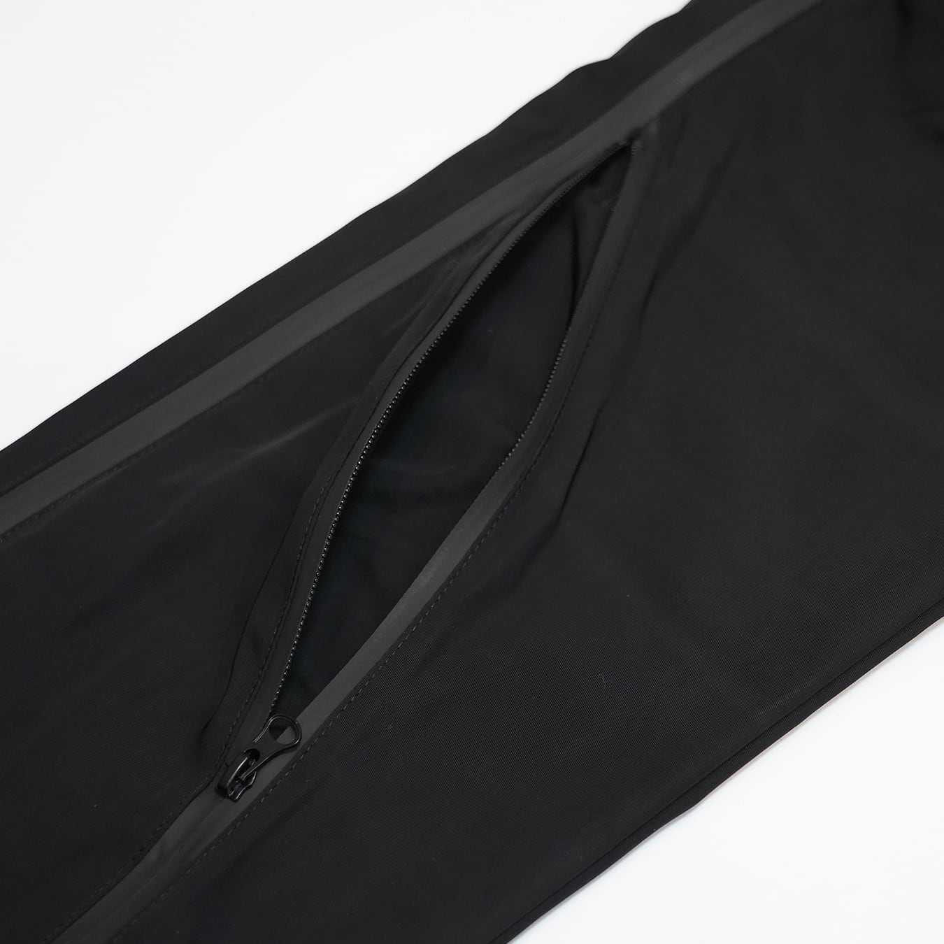 T.C.R TECH SHELL PANTS - BLACK